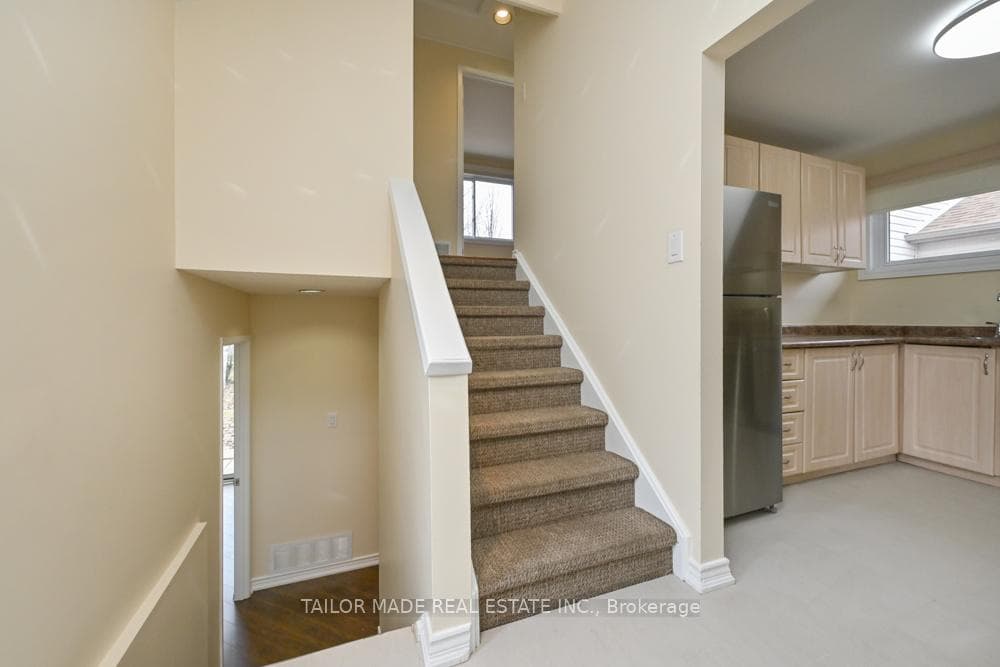 17 Hyde Park Court photo 13