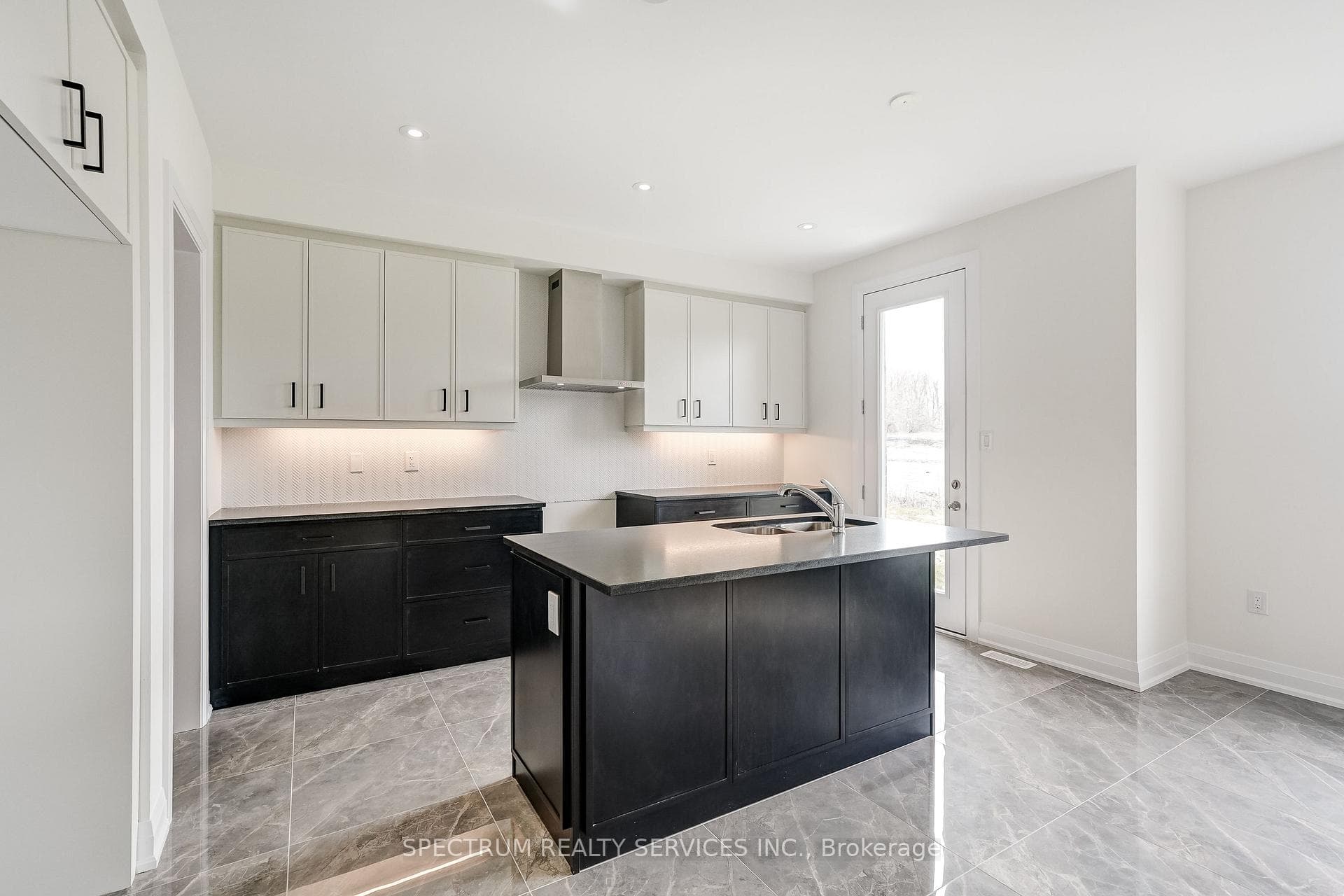 33 Dore Drive photo 16