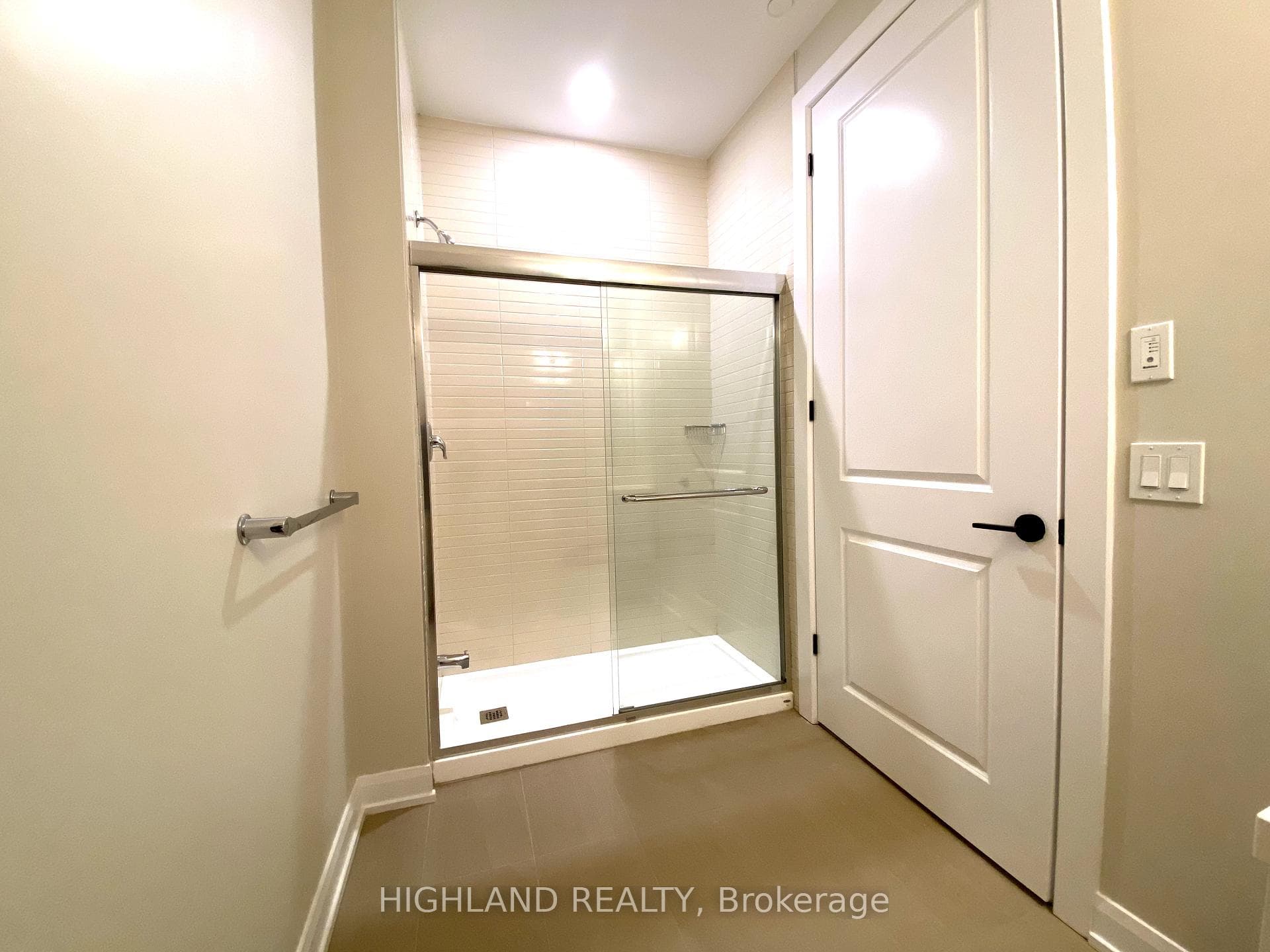 3220 William Coltson Avenue Unit 106 photo 17