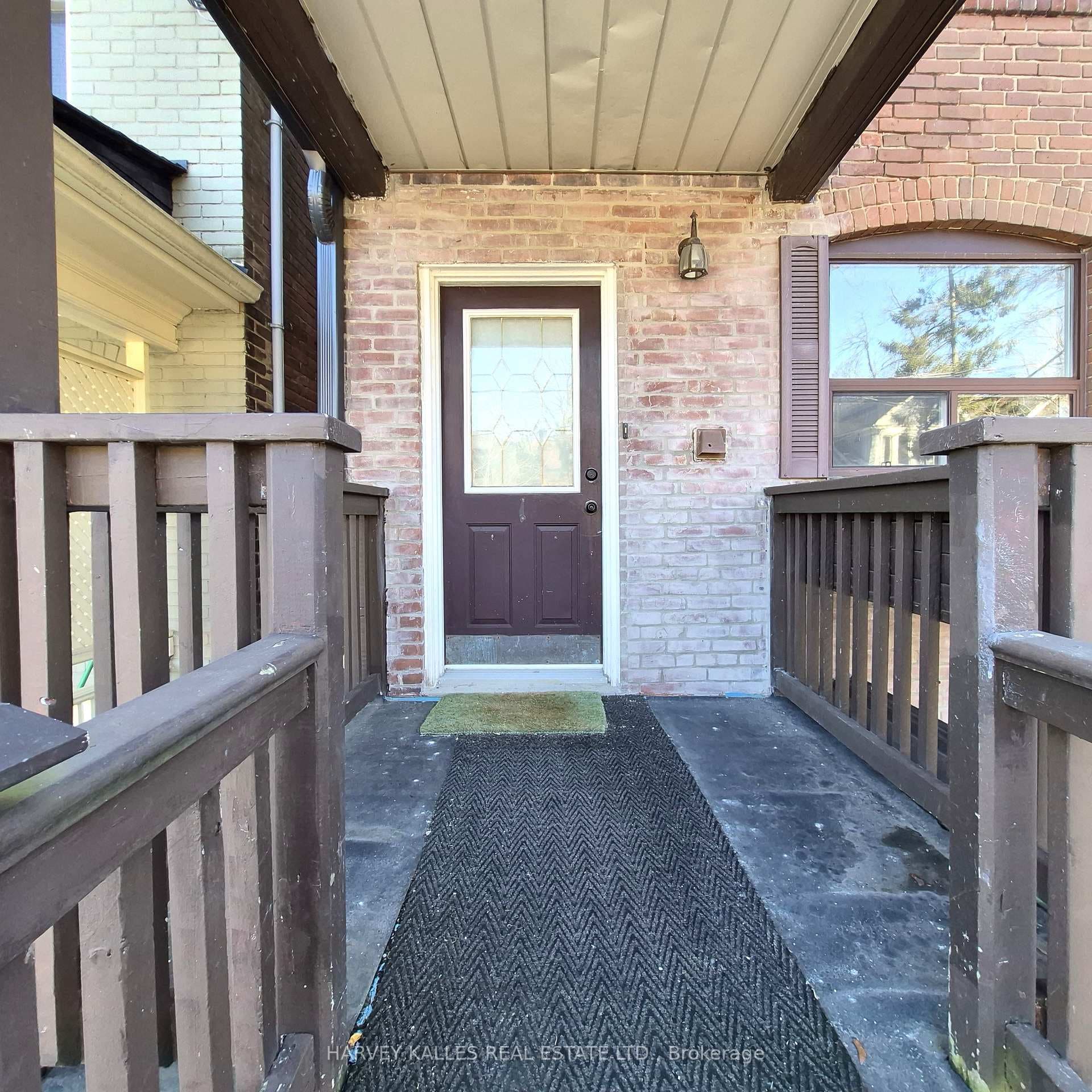 127 Summerhill Avenue Unit 1 photo 2