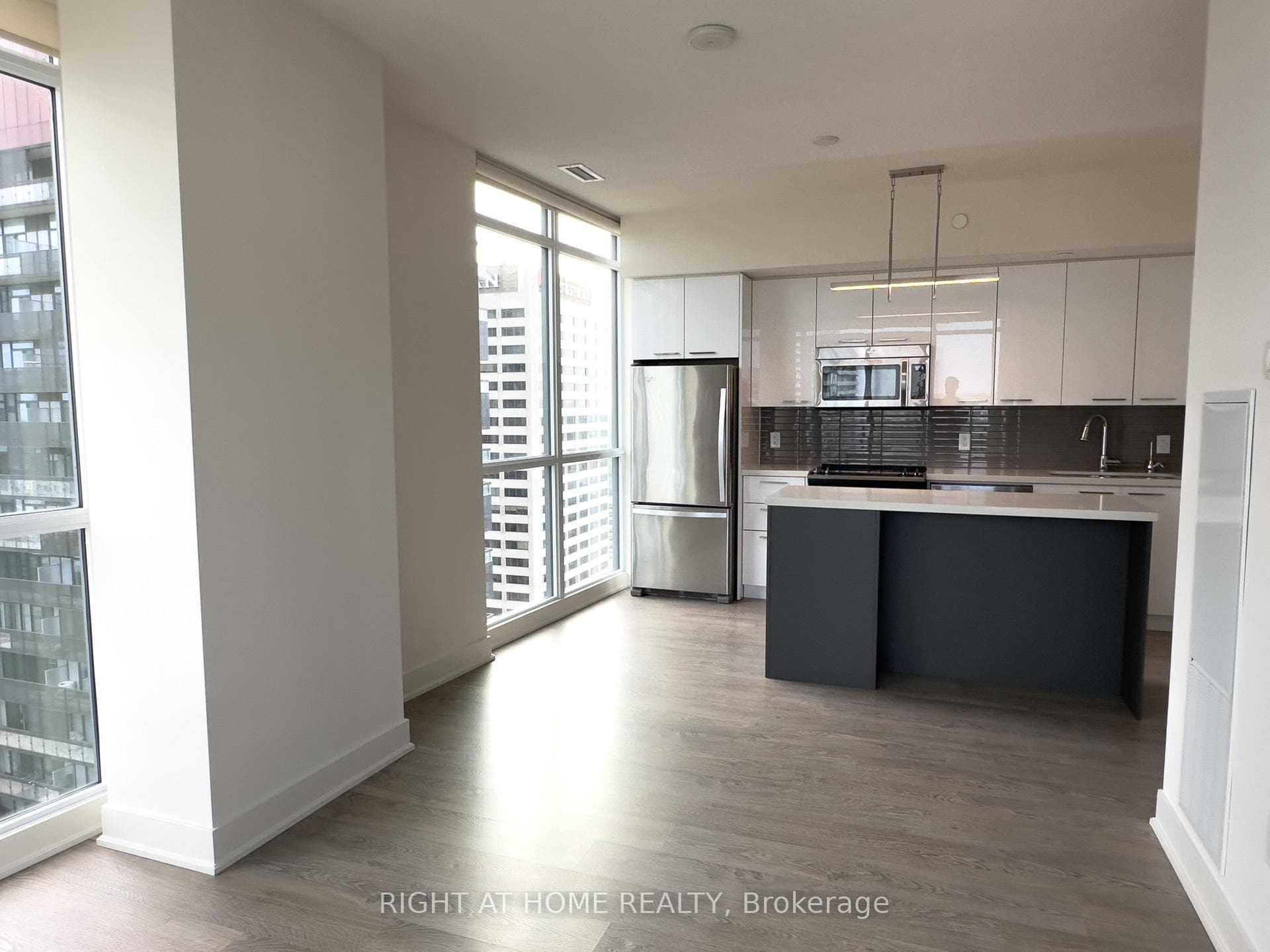 30 Roehampton Avenue Unit 3208 photo 18