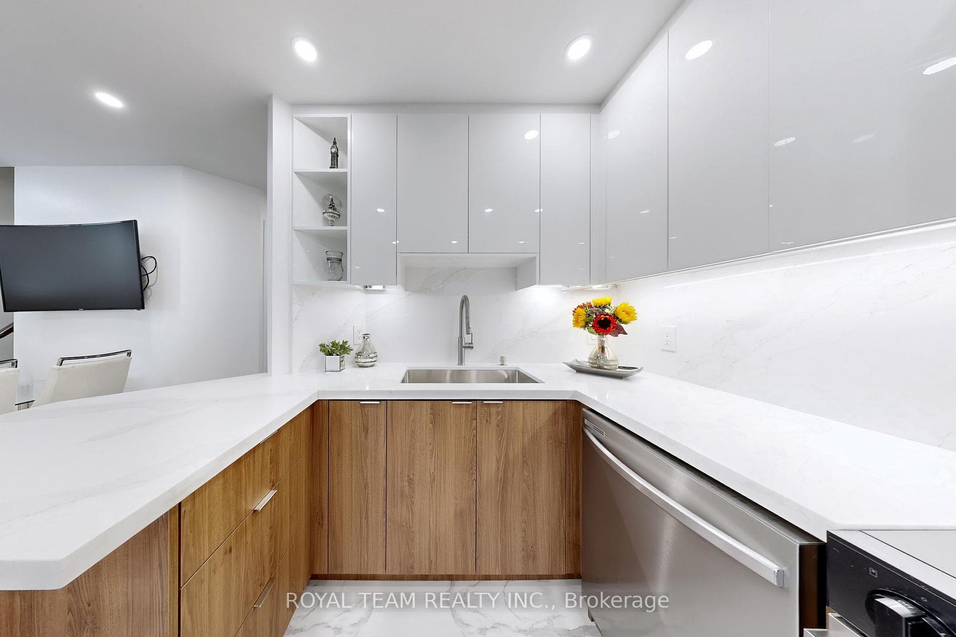 151 Townsgate Drive Unit 57 photo 14