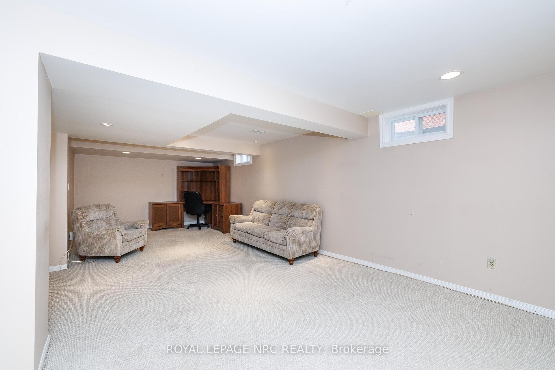 30 BAXTER Crescent photo 37