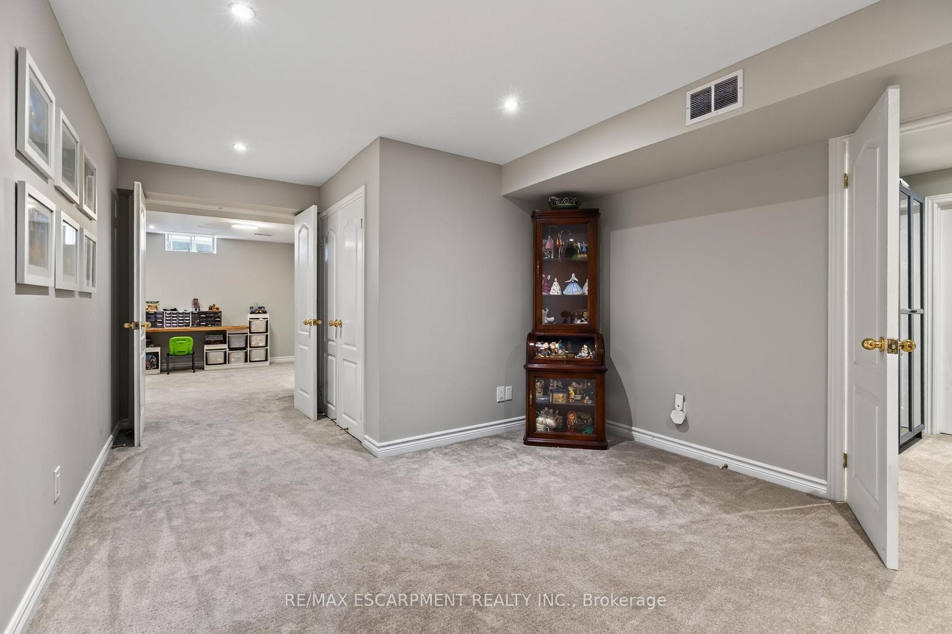 16 Watercliff Place photo 38