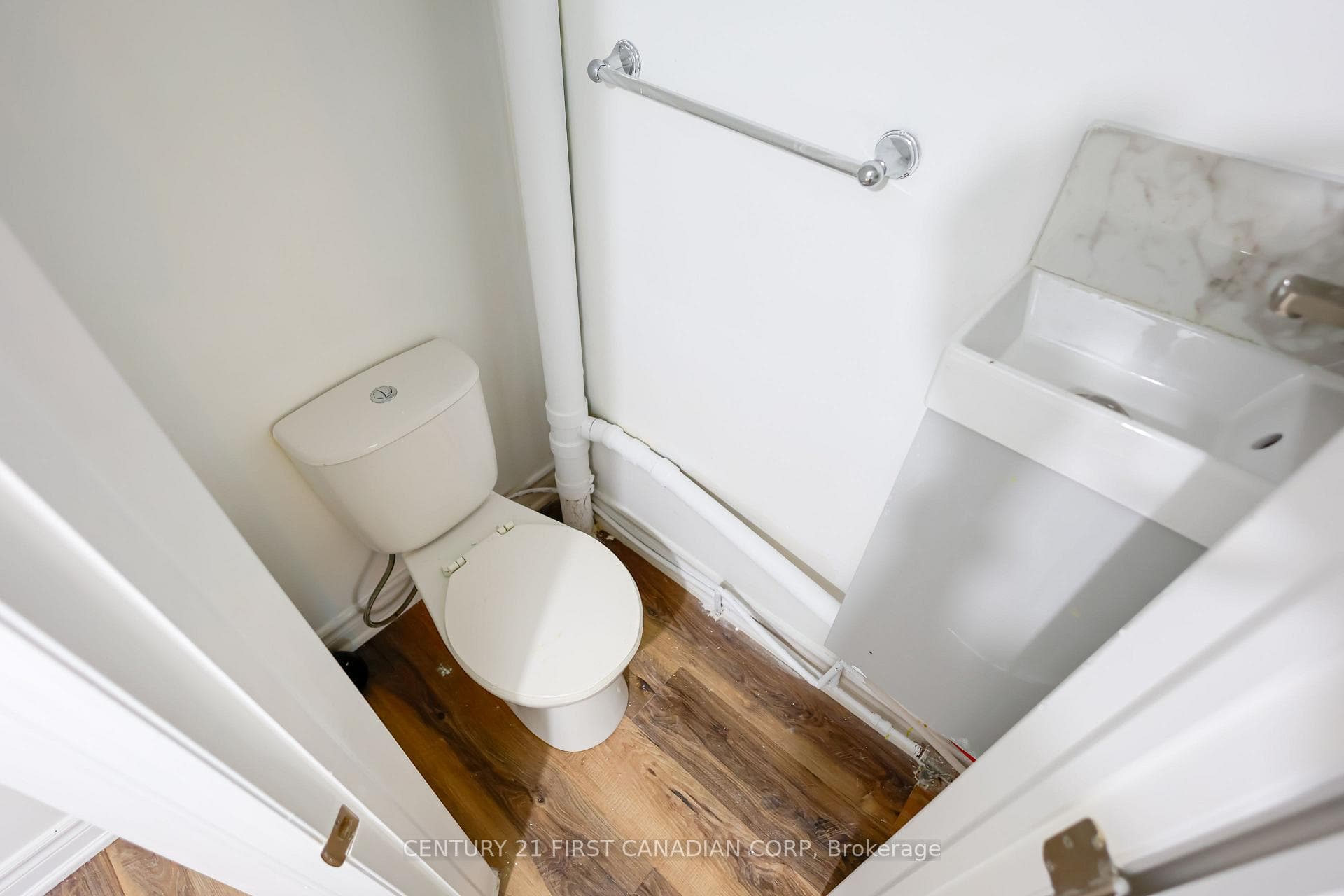 188 Furnival Road photo 17