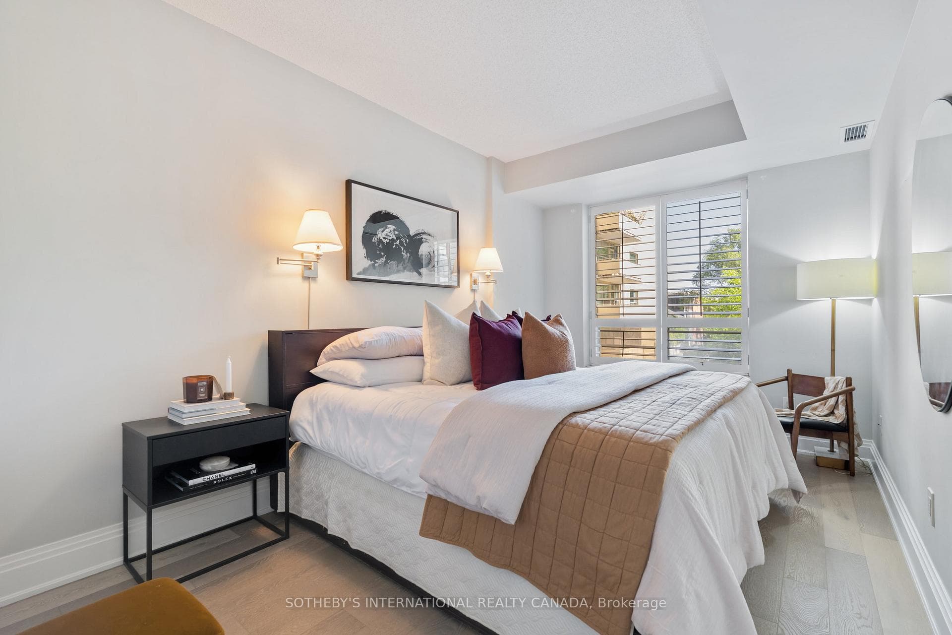 99 Avenue Road Unit 207 photo 11