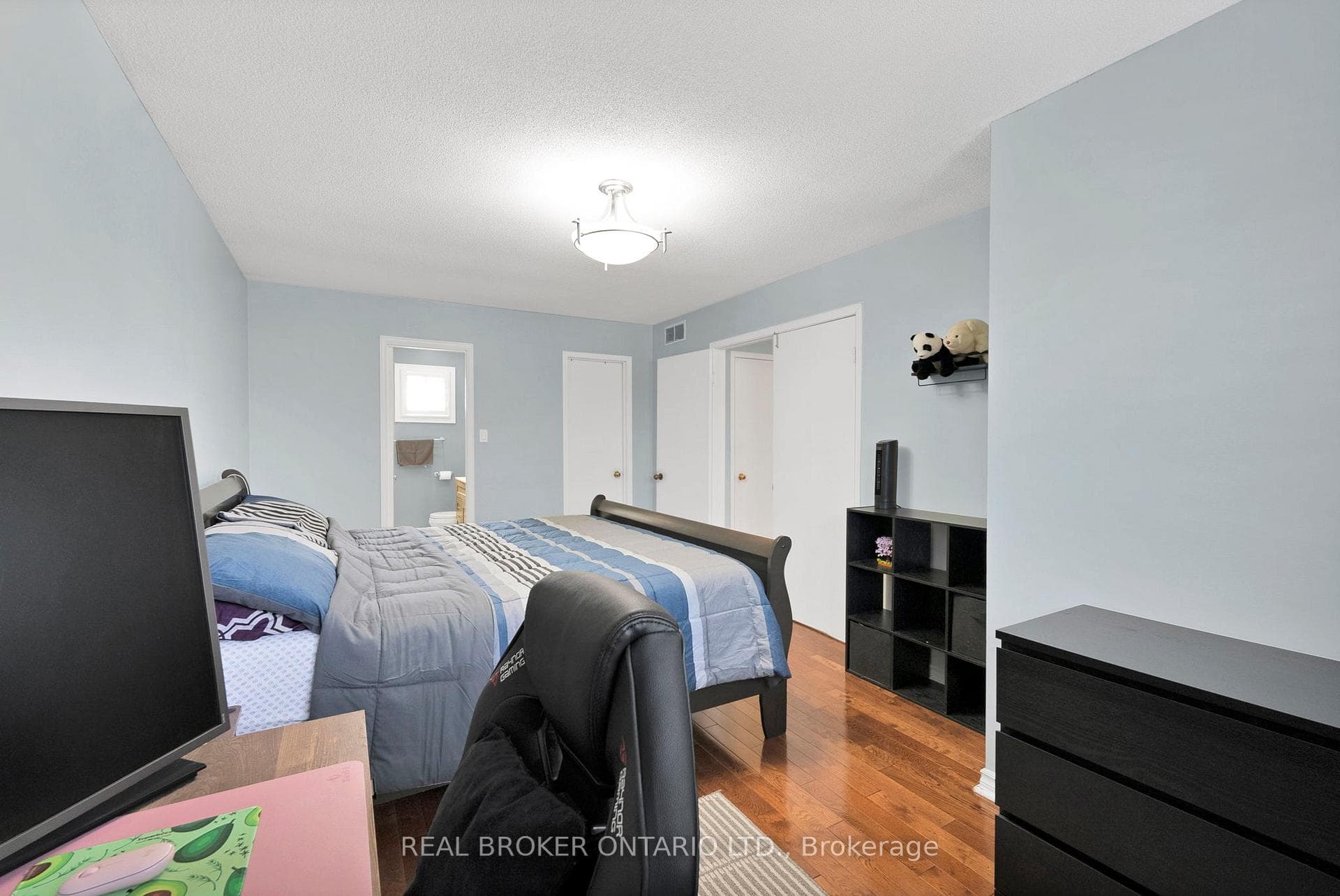 1674 Beaton Way photo 18