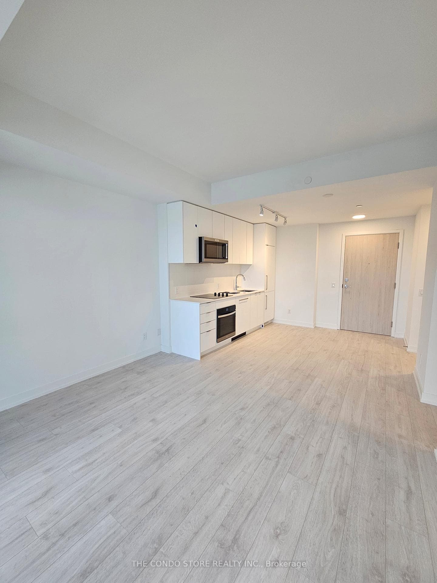 181 Sheppard Avenue Unit 606 photo 6