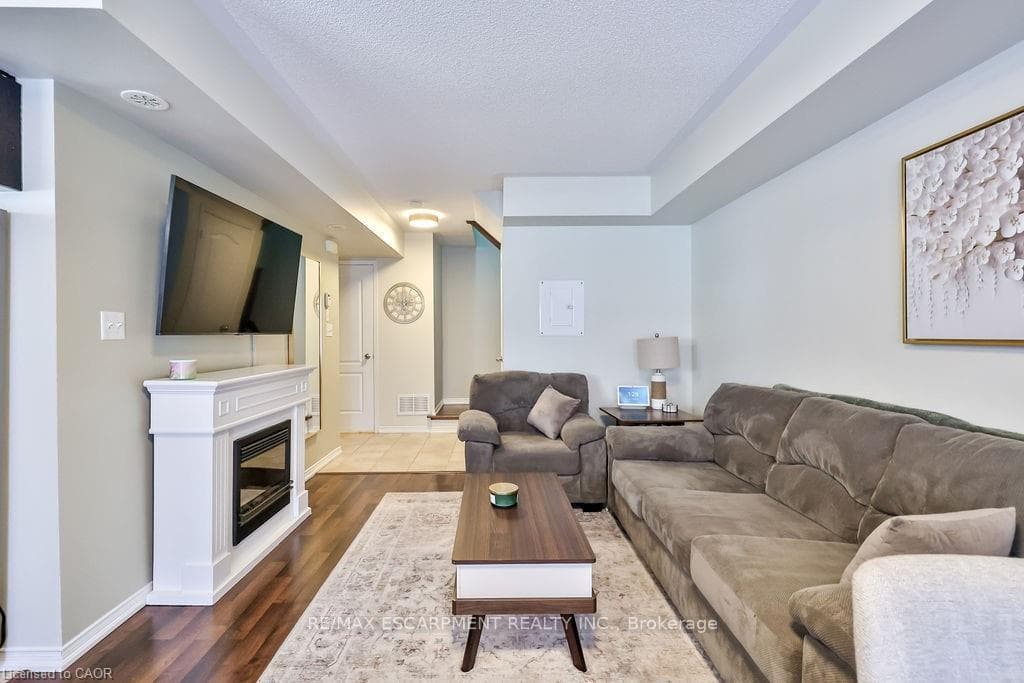 2480 Post Road Unit 14 photo 13