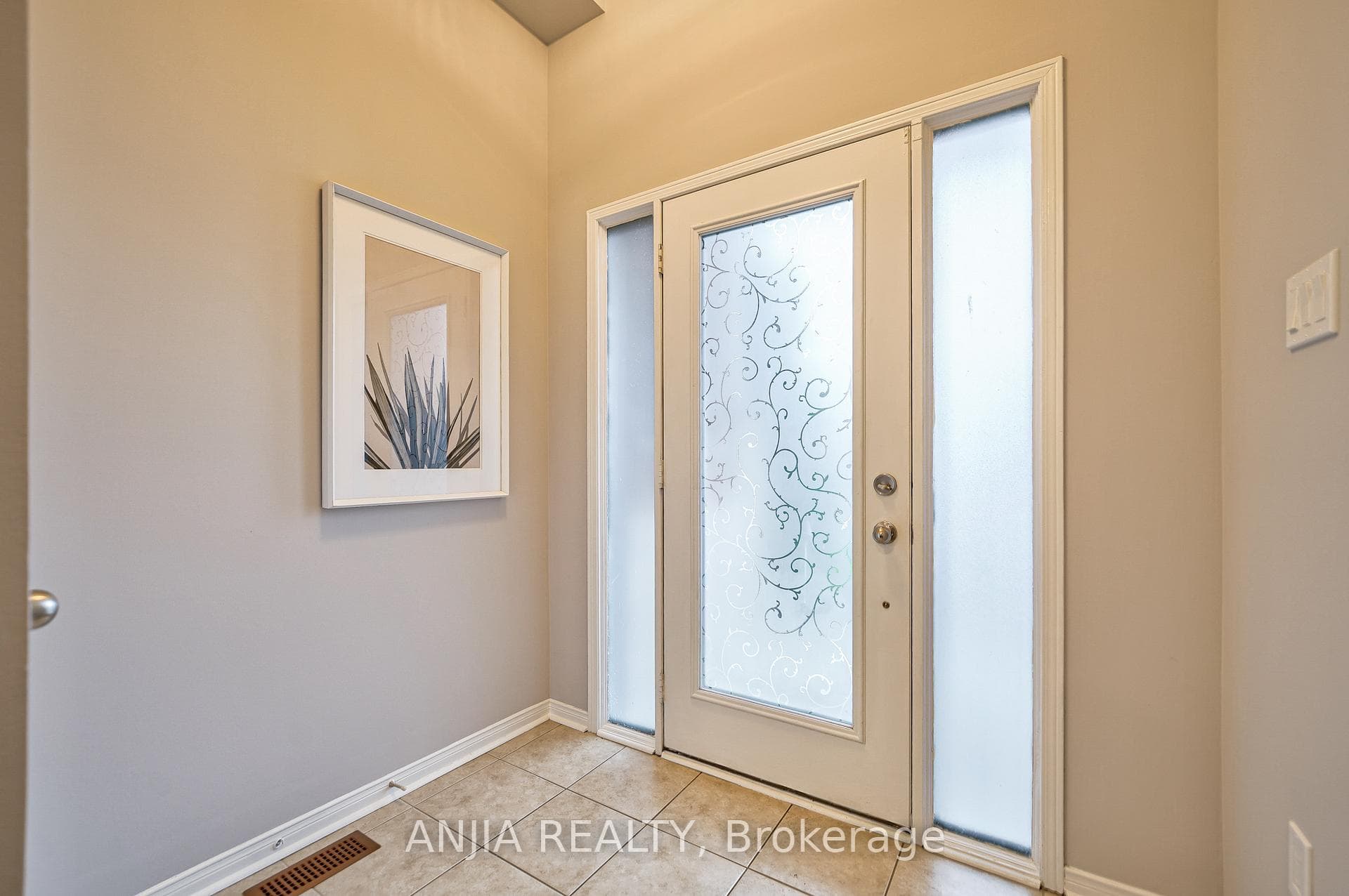 220 Sandale Road photo 3