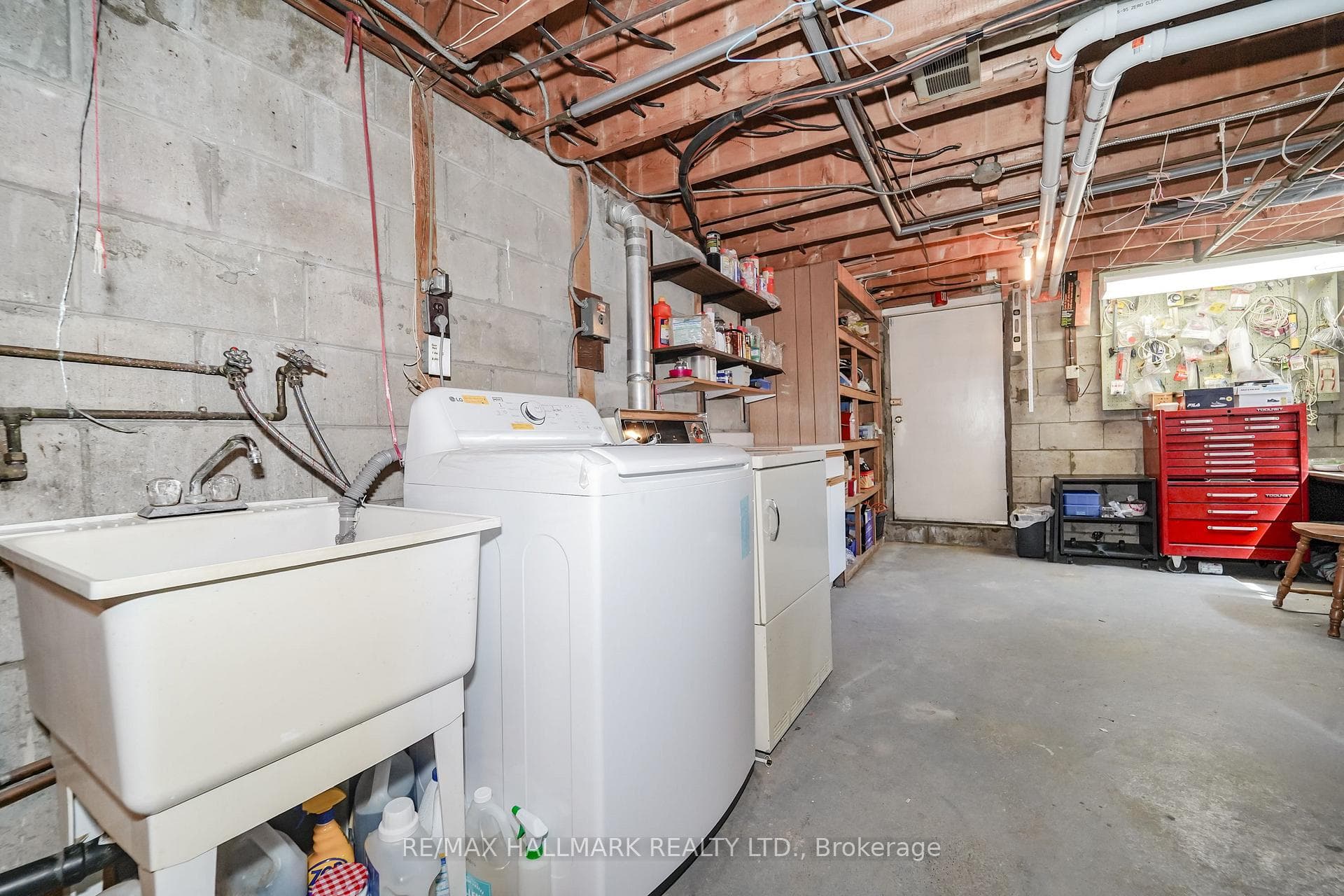 60 Vradenberg Drive photo 34
