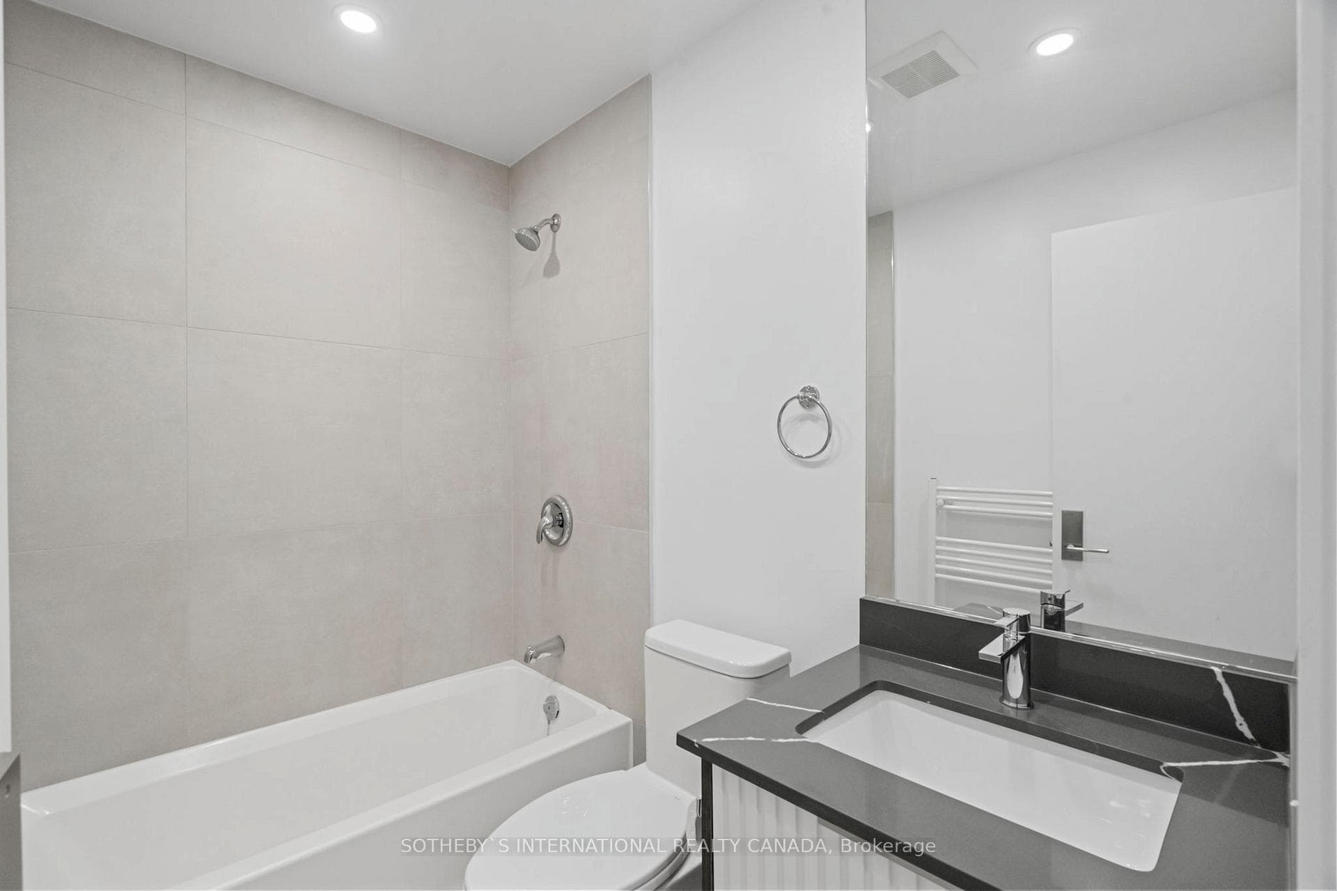 1340 Avenue Road Unit B photo 10