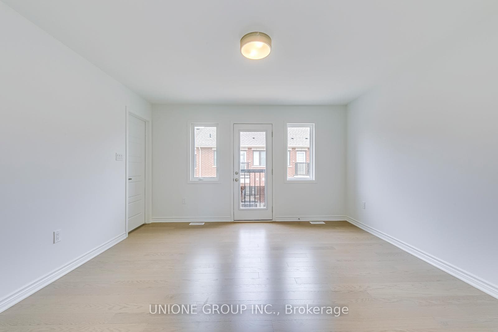 3050 Merrick Road photo 29