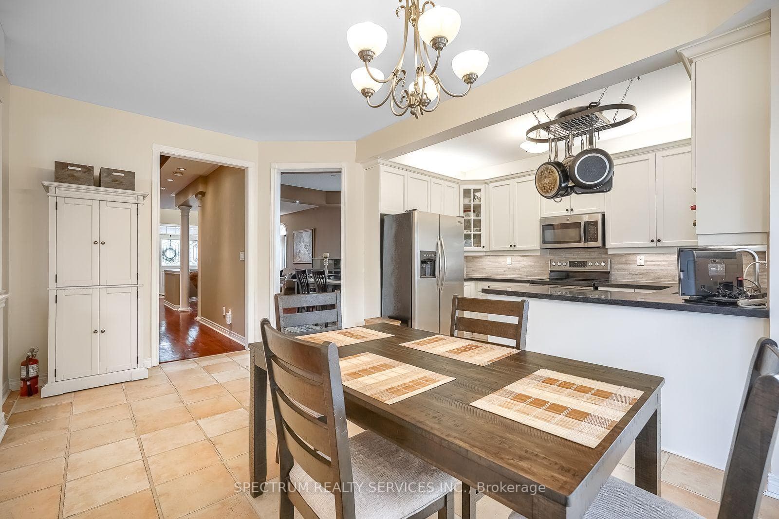 51 Monterey Road photo 19