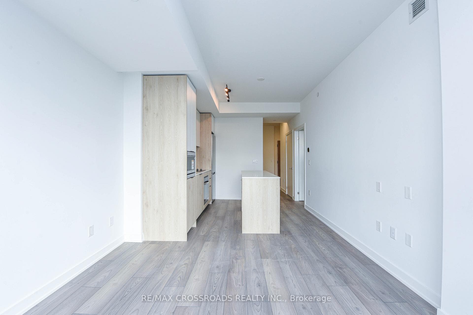 1007 The Queensway N/A Unit 516 photo 18