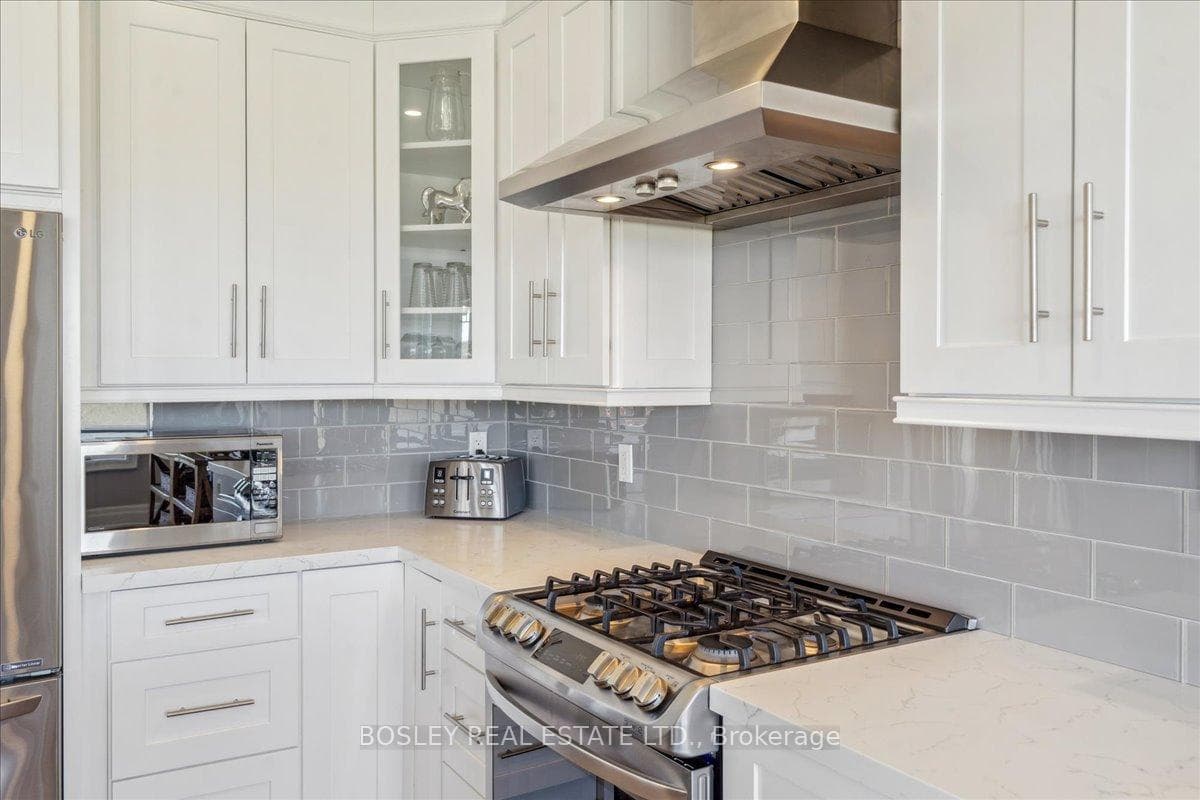 9533 Simcoe Street photo 15