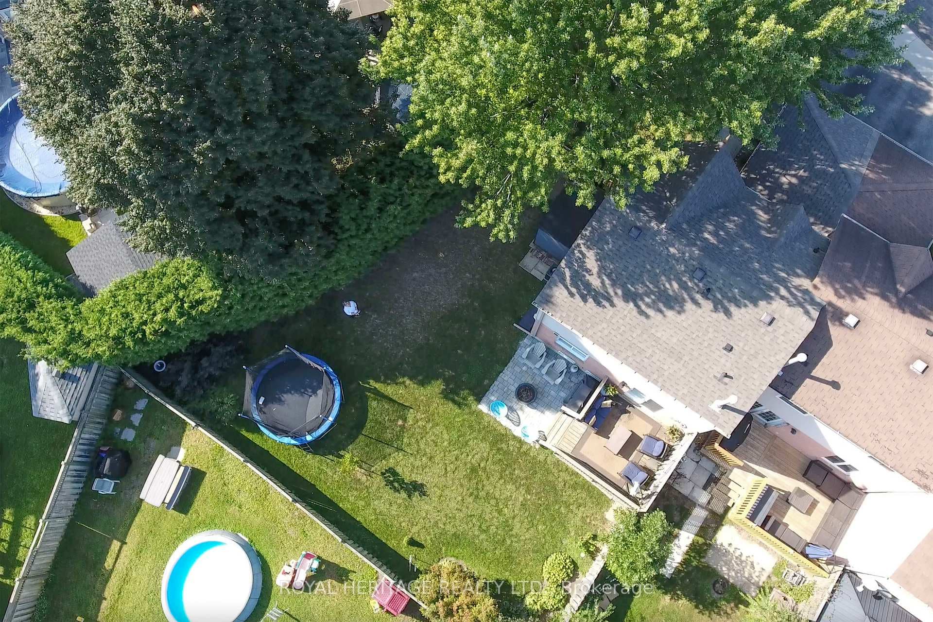 3 Hillhurst Crescent photo 32