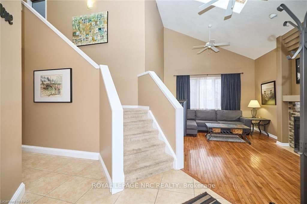 8605 BELL Crescent photo 10