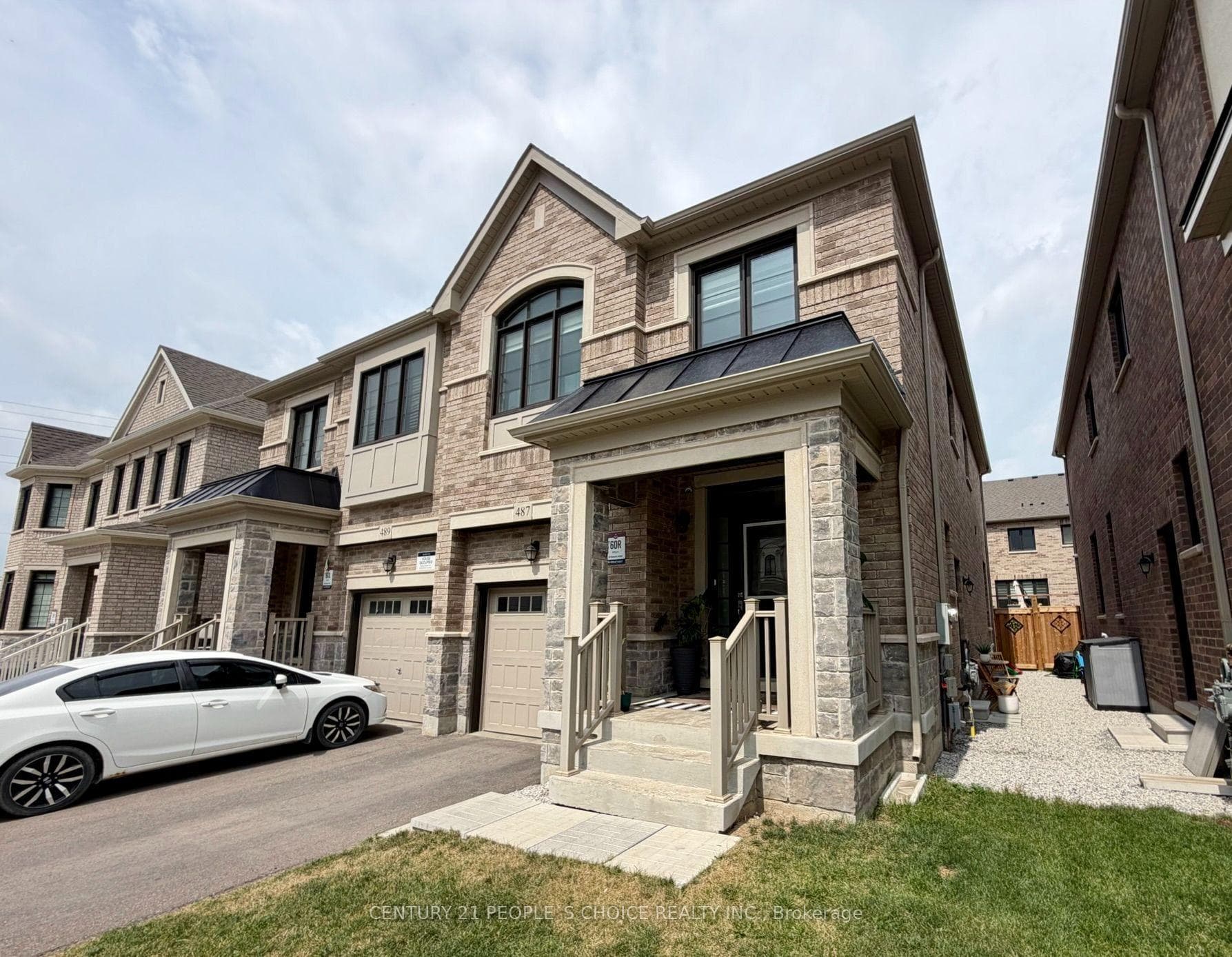 487 Bergamot Avenue photo 32