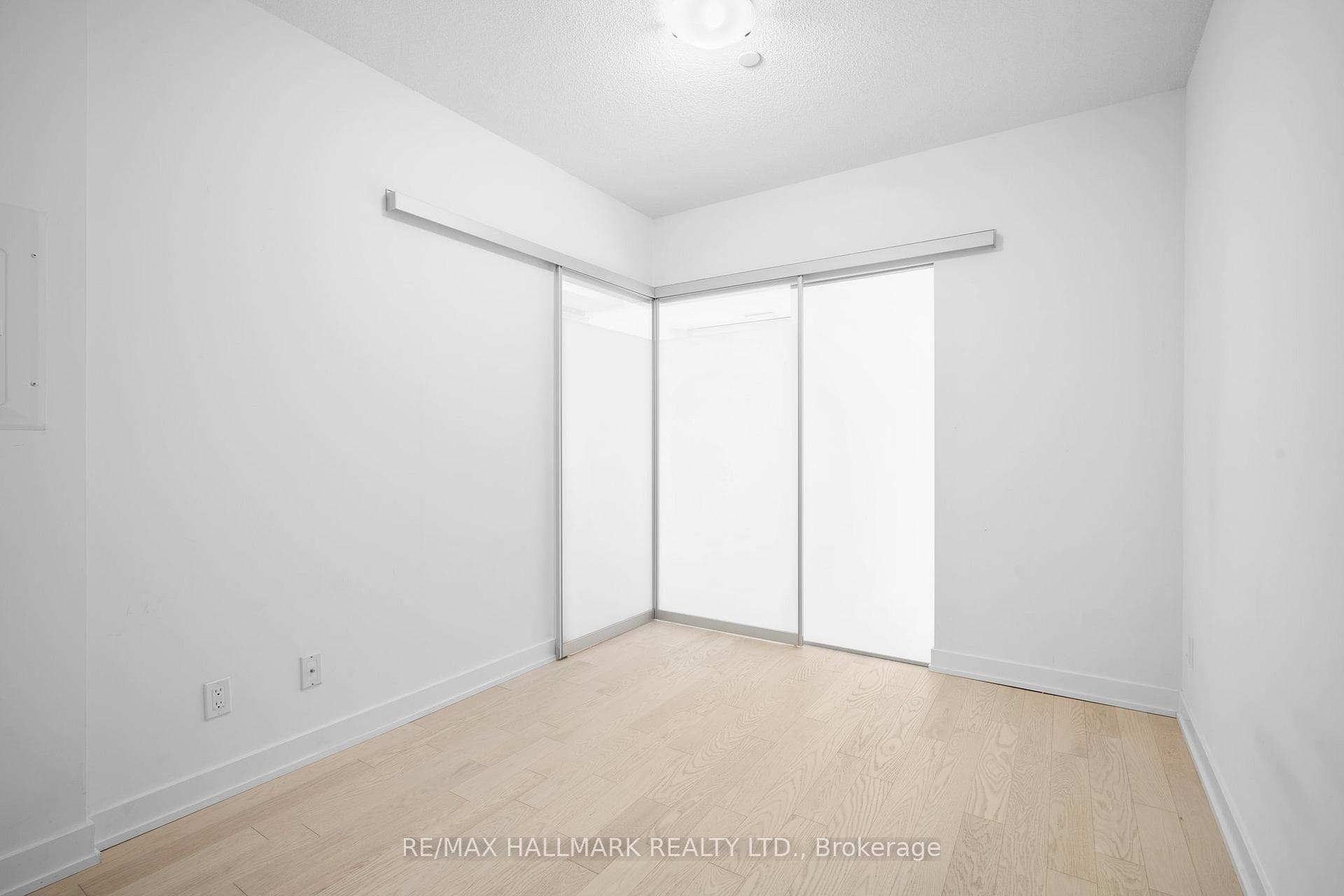 25 Richmond Street Unit 218 photo 16