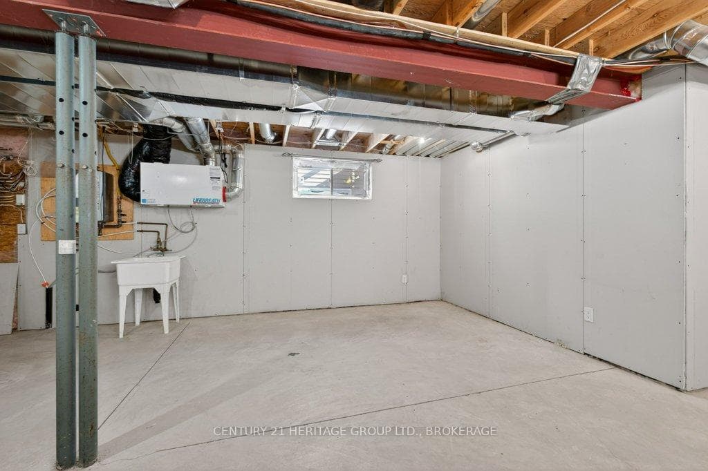 1431 Kendal Avenue photo 33