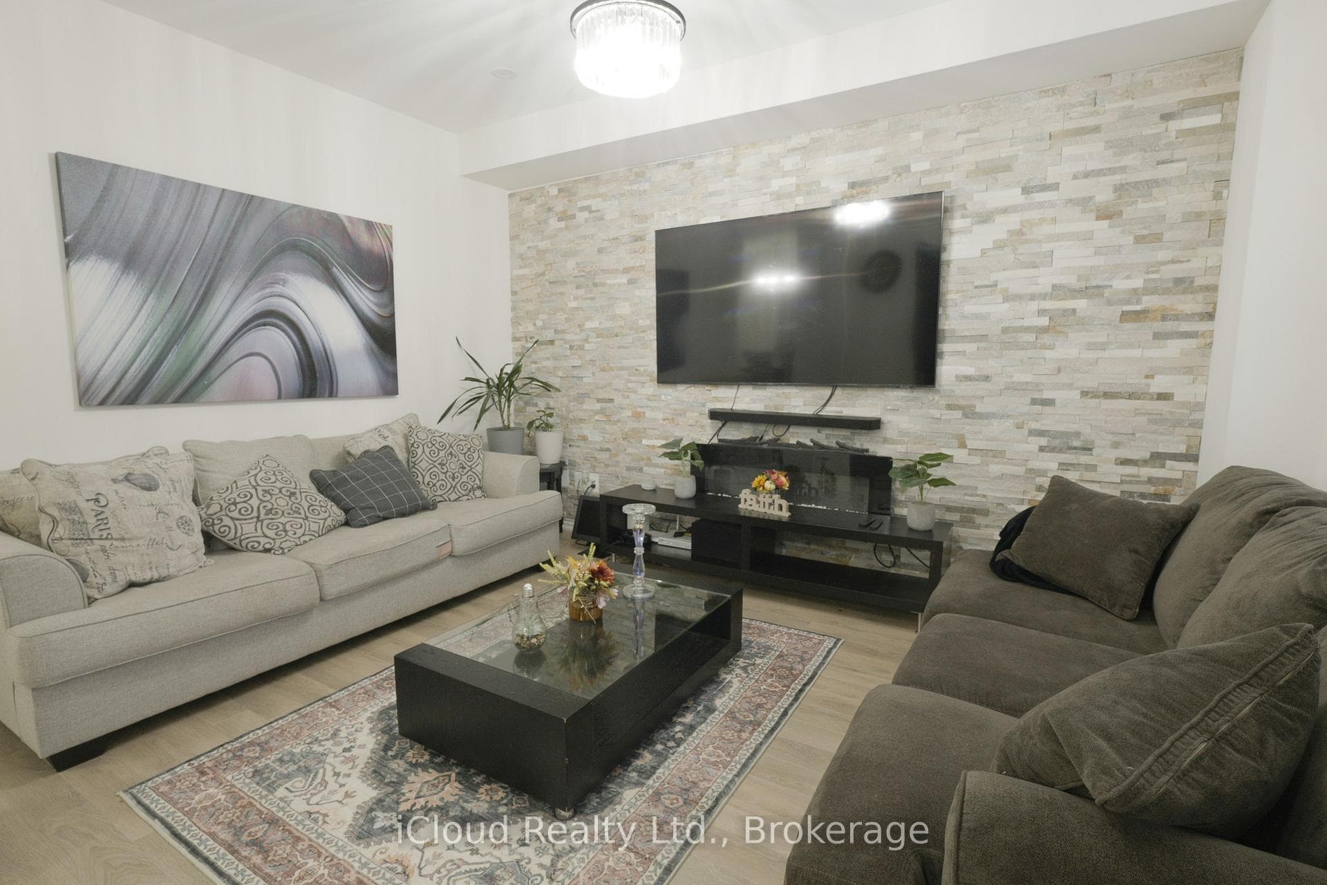 8 Whitton Drive photo 3