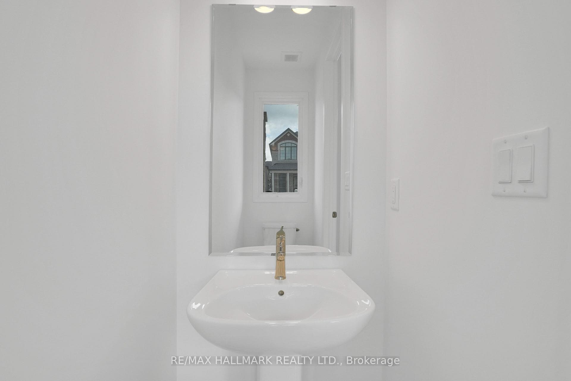 15 Foxley Heights photo 16