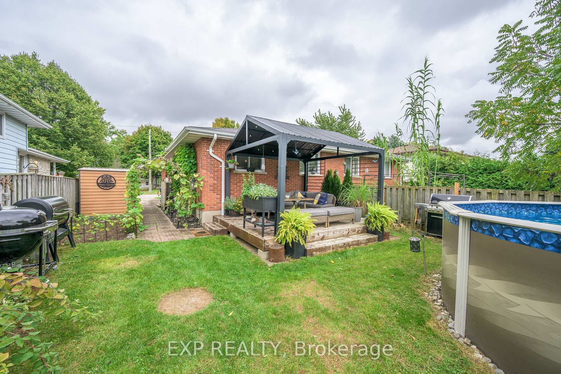 224 Oak Avenue photo 25