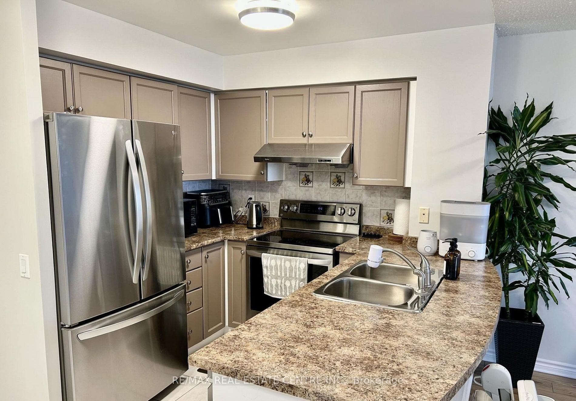 35 Kingsbridge Garden Circle Unit 1804 photo 13