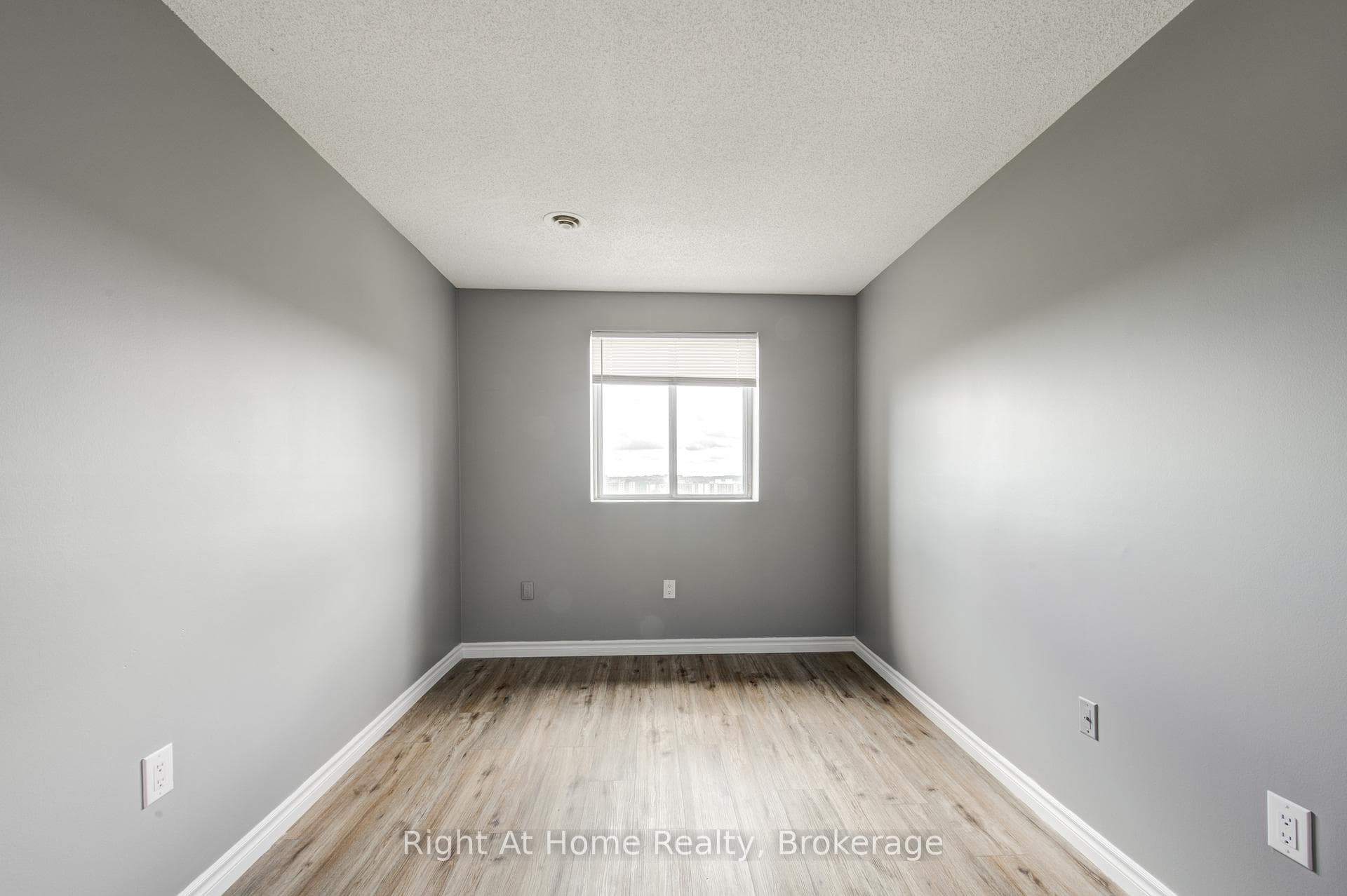 30 Chapman Court Unit 1104 photo 22