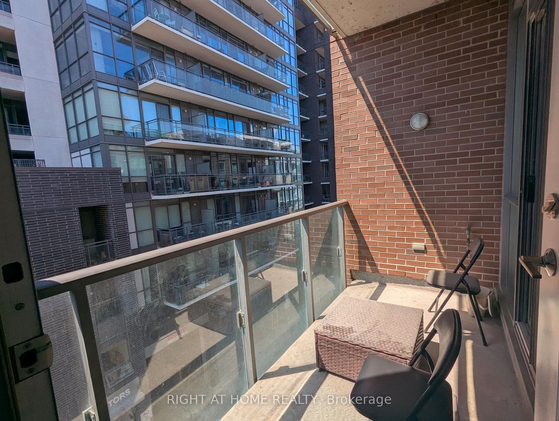 8 Gladstone Avenue Unit 515 photo 17