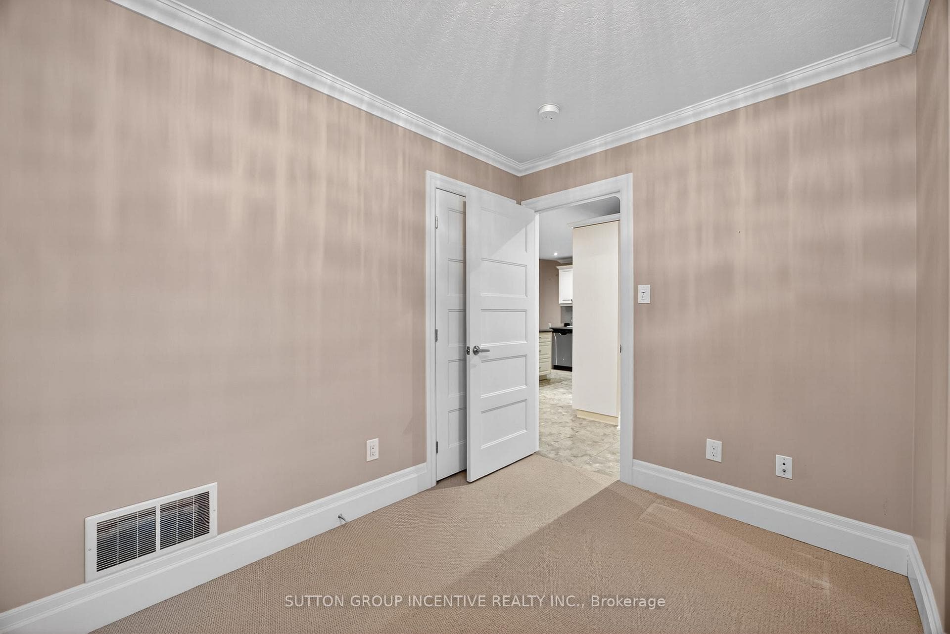 53 Clover Crescent photo 30