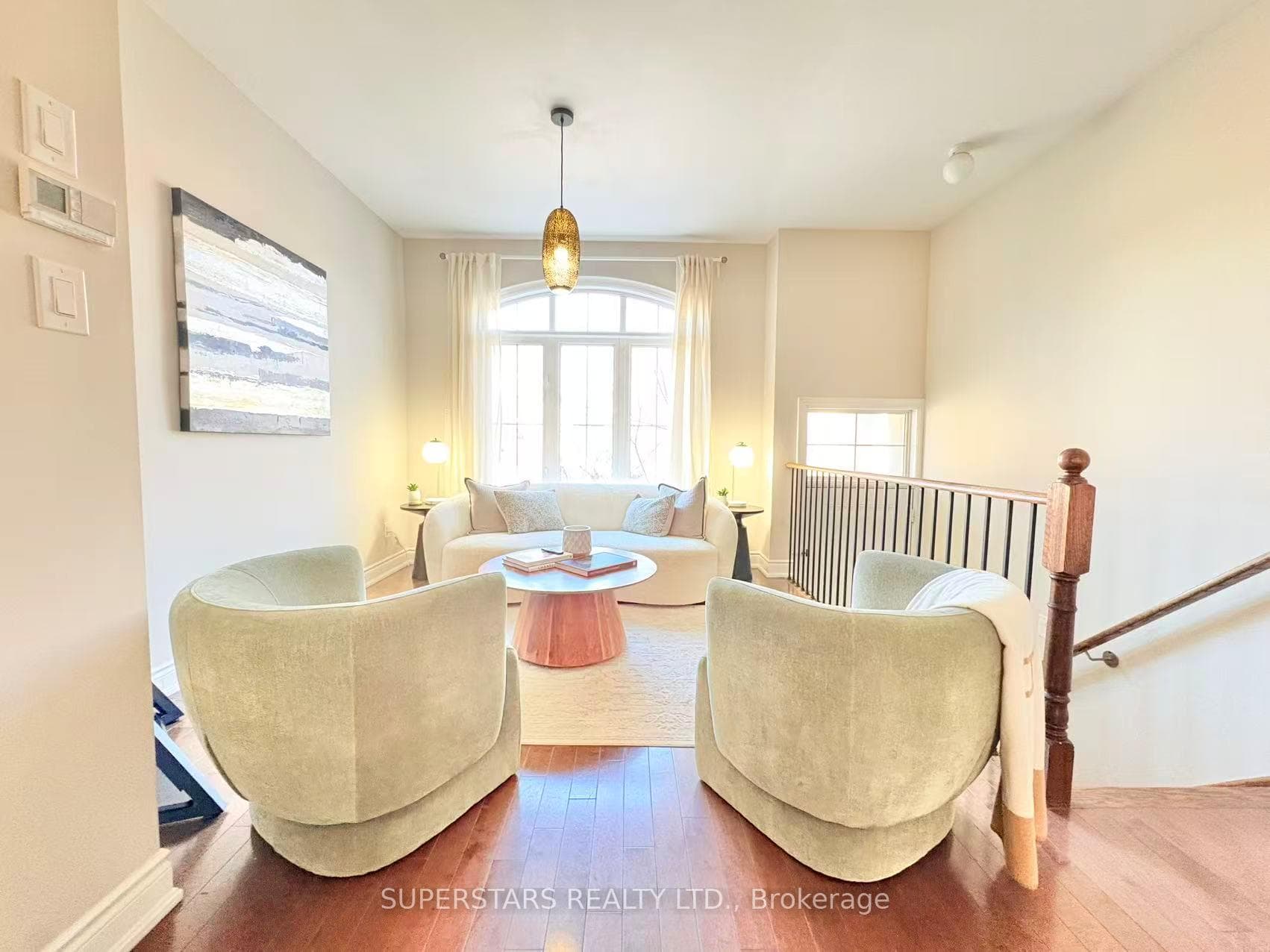 137A FINCH Avenue photo 3