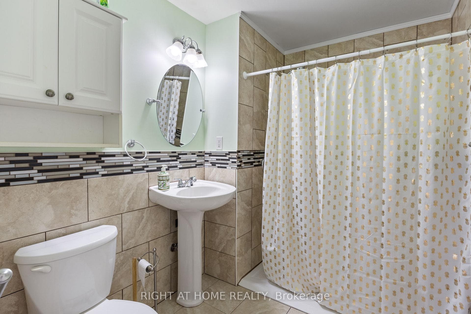 Main floor 3 piece bath