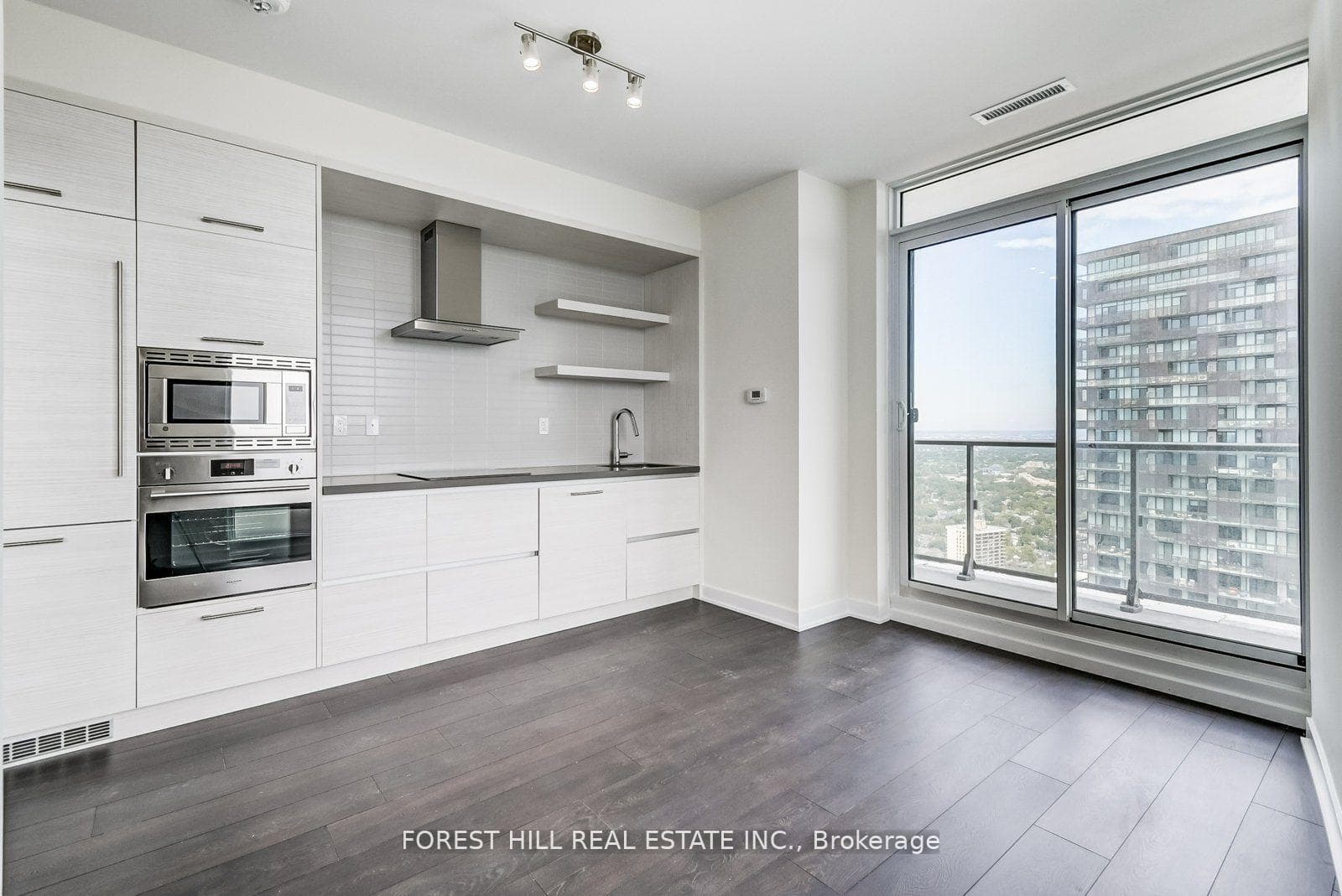 2221 Yonge Street Unit 4402 photo 16