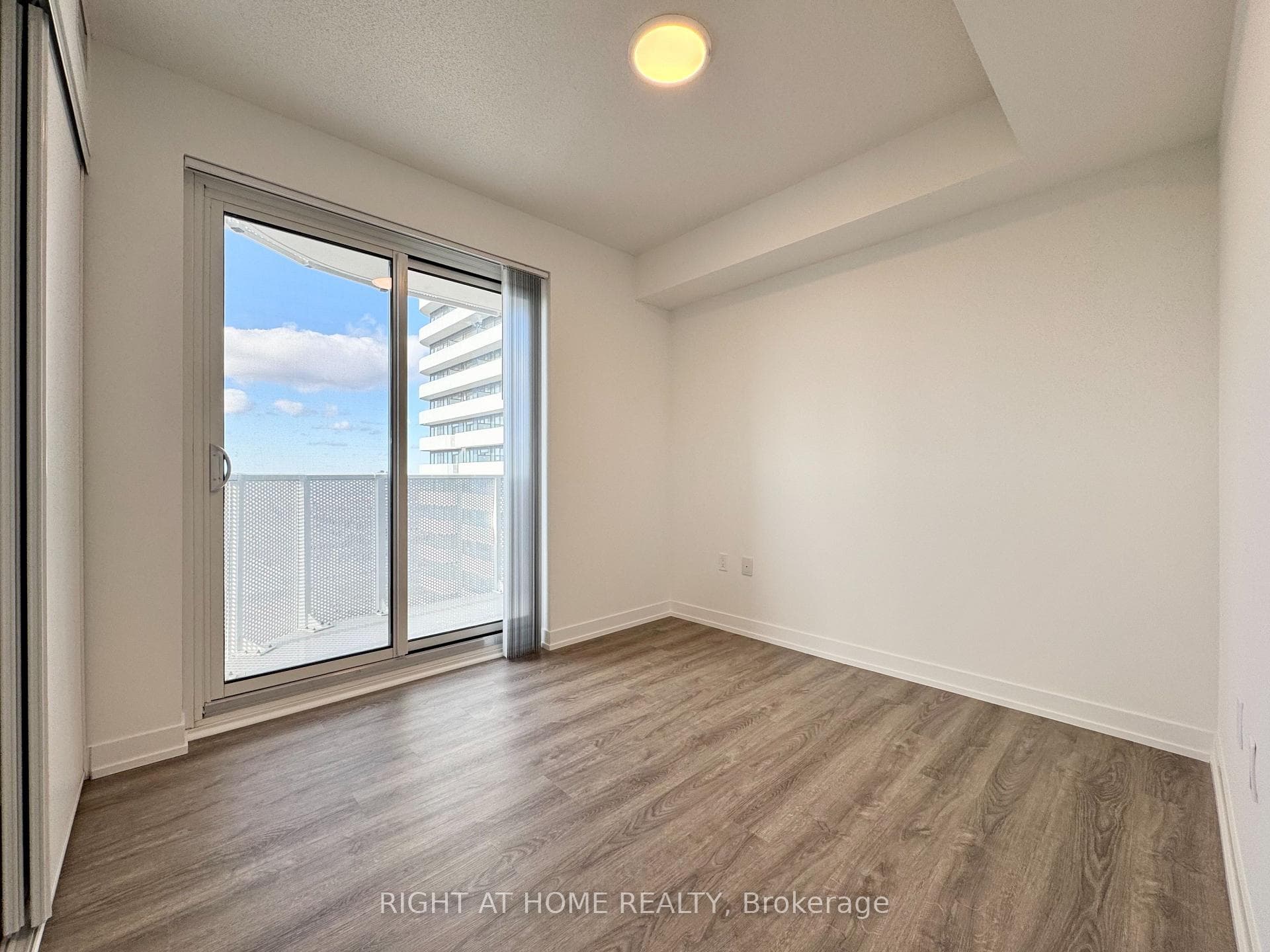 195 Commerce Street Unit 3311 photo 7