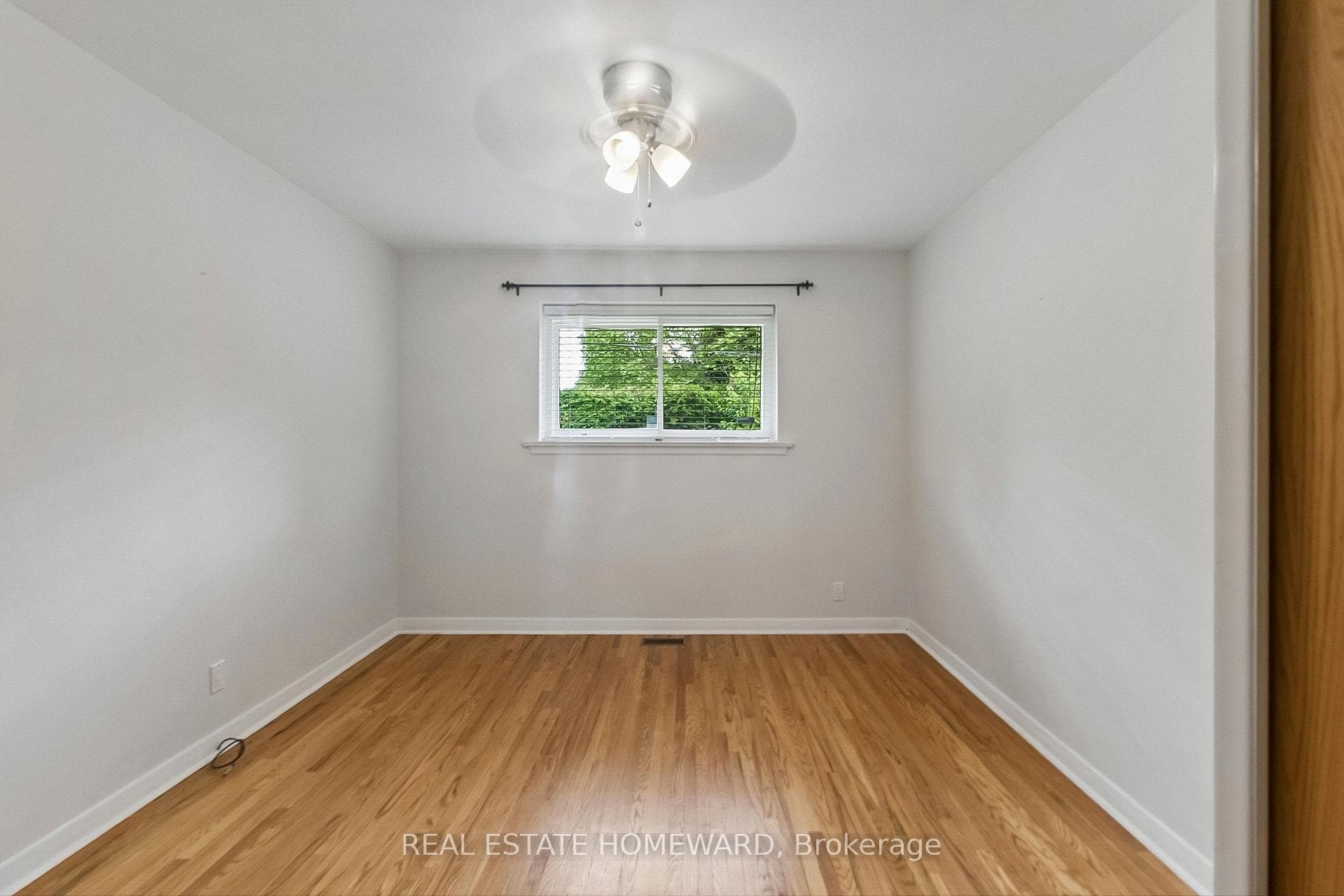 94 Rochman Boulevard photo 17