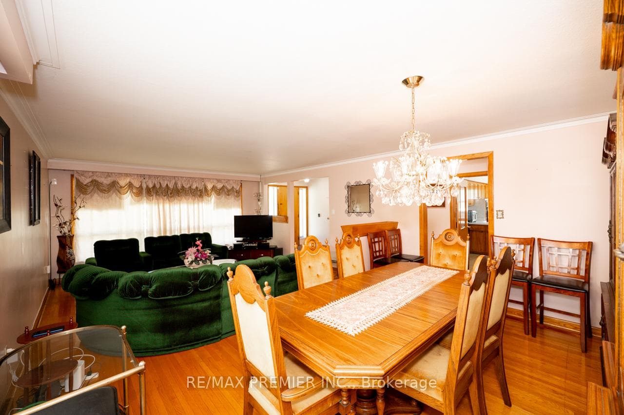37 Patricia Avenue photo 10