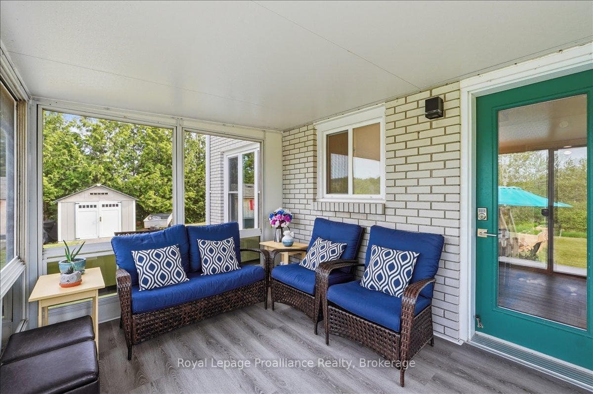 229 Henry Street photo 35