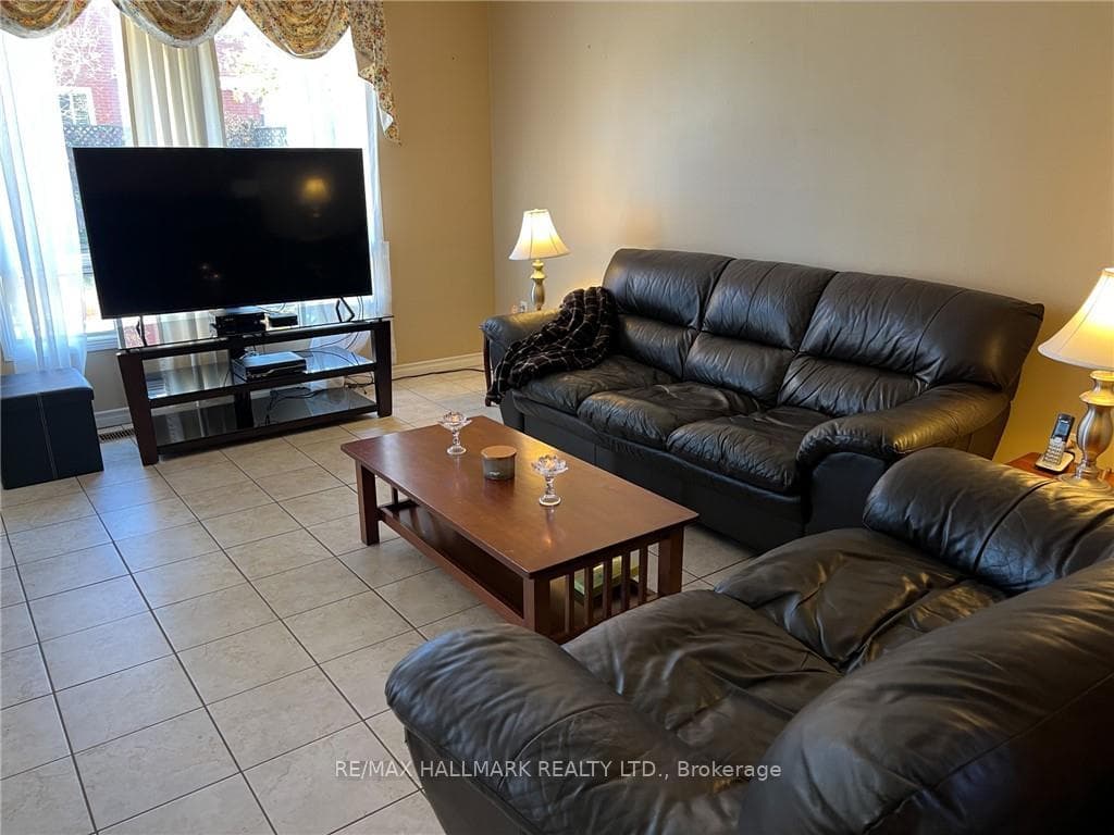108 Broughton Avenue photo 8