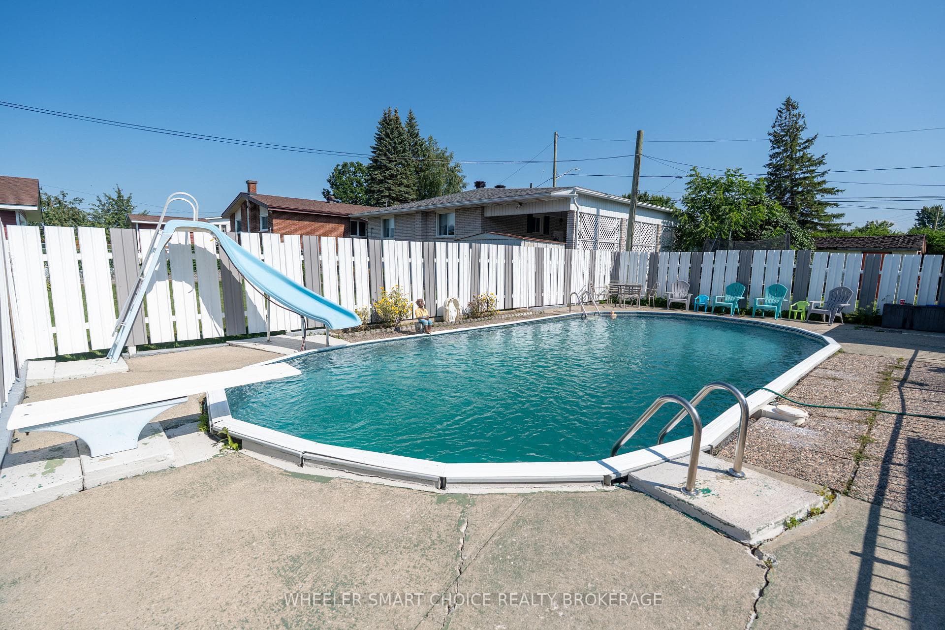 542 Anthony Street photo 20
