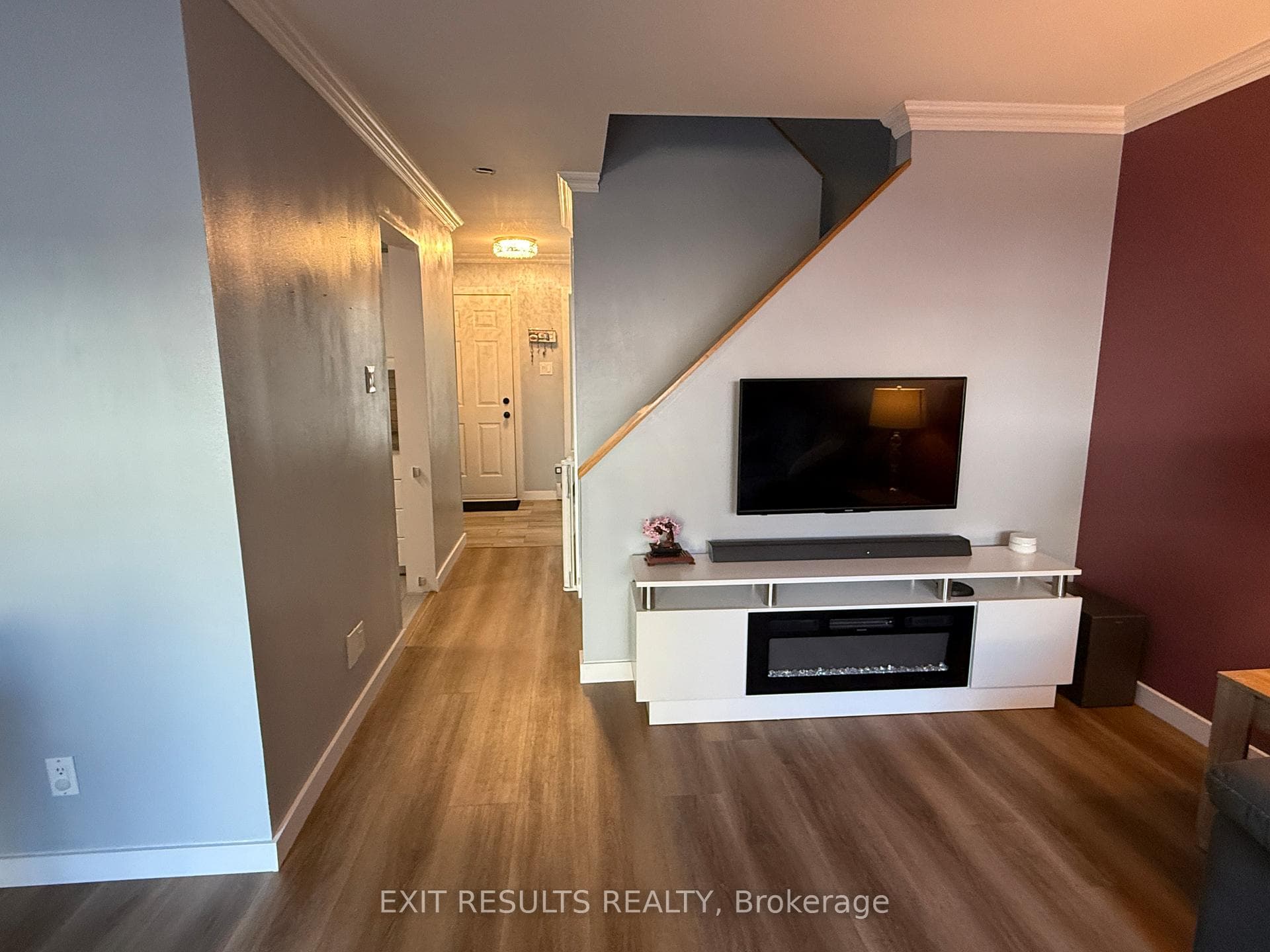 1090 DIANNE Avenue photo 8