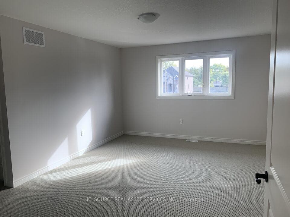 117 Dennis Drive photo 7