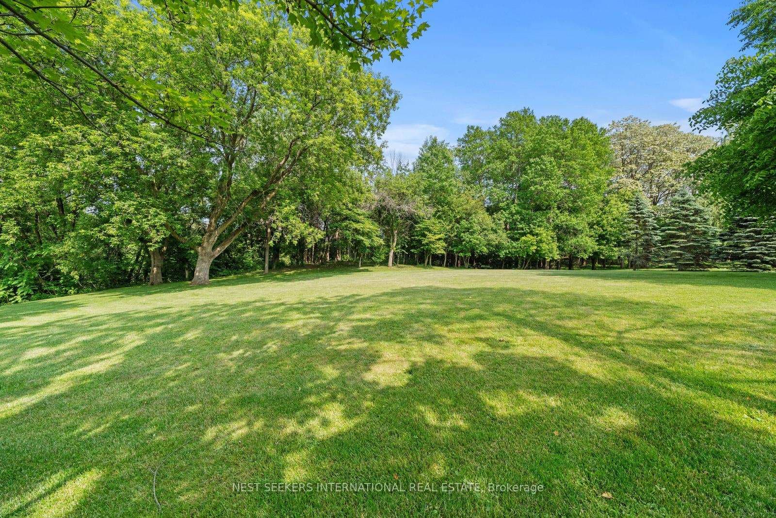 21 Rolling Court photo 38