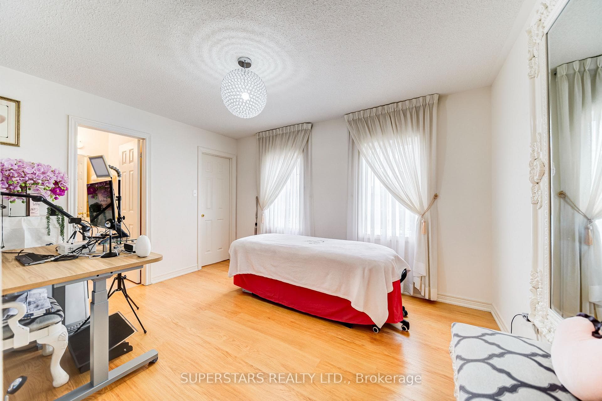 99 Ascalon Drive photo 28