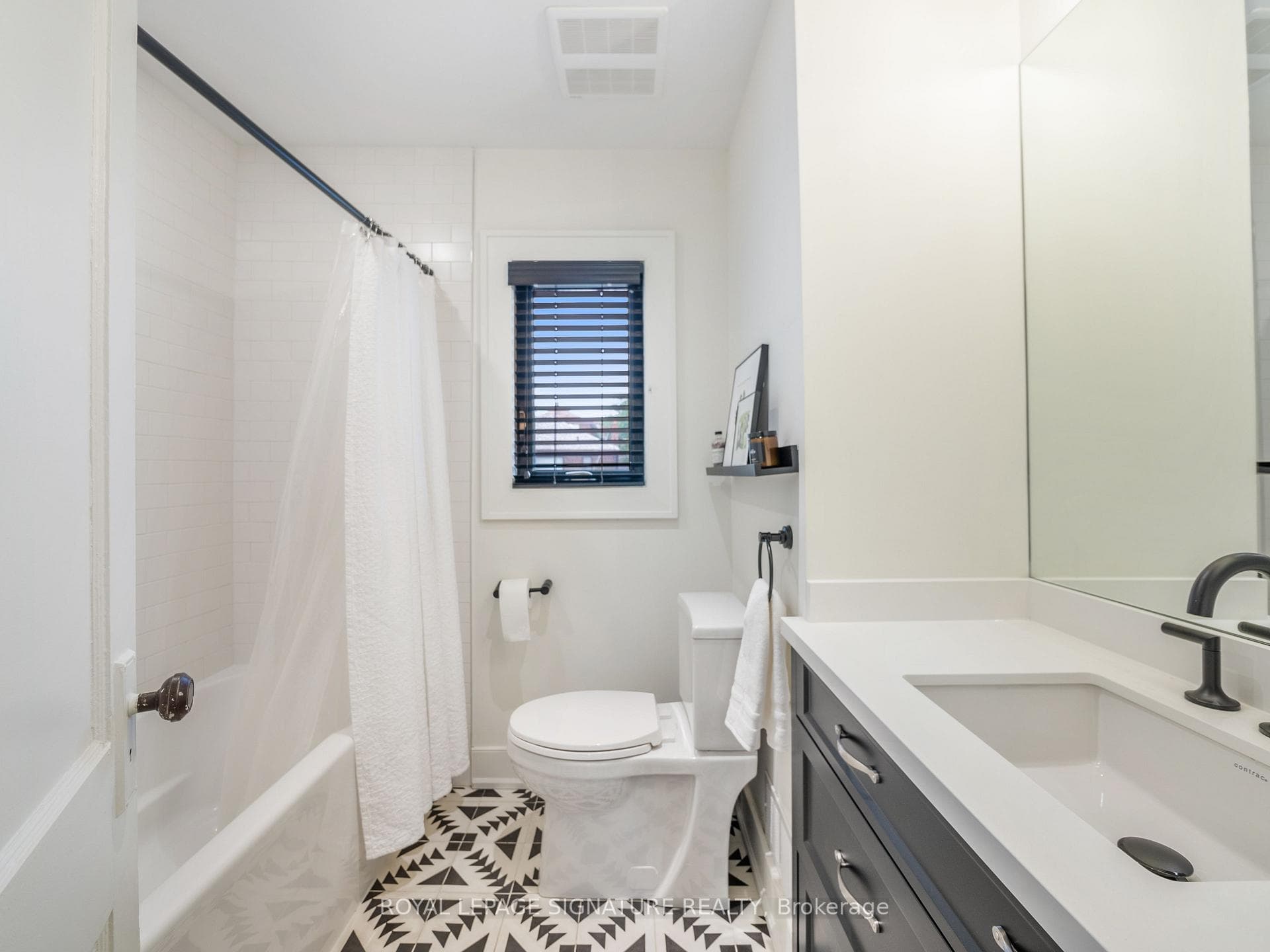 81 Roseneath Gardens photo 26