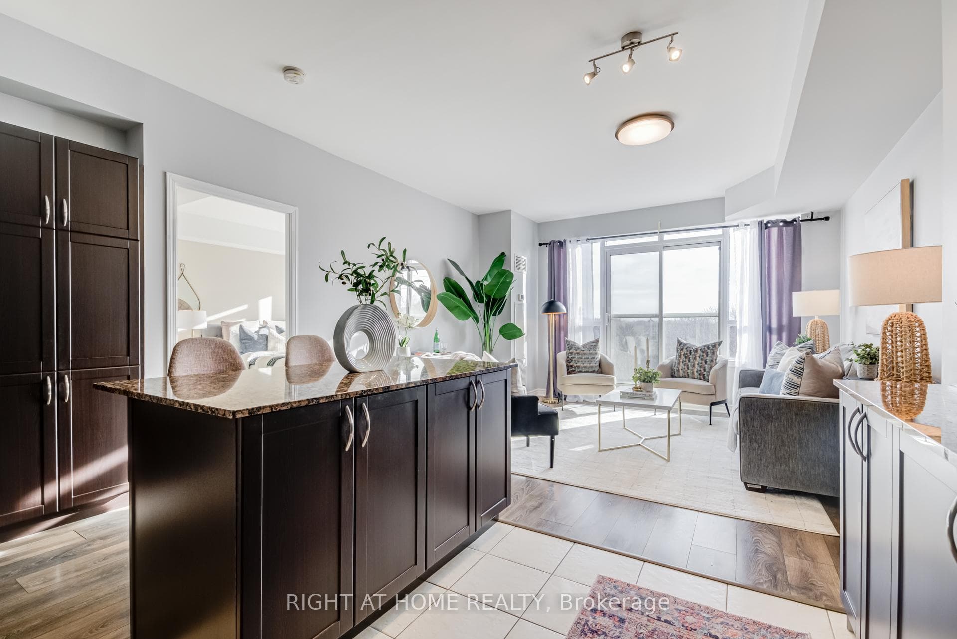 3865 Lake Shore Boulevard Unit 304 photo 10