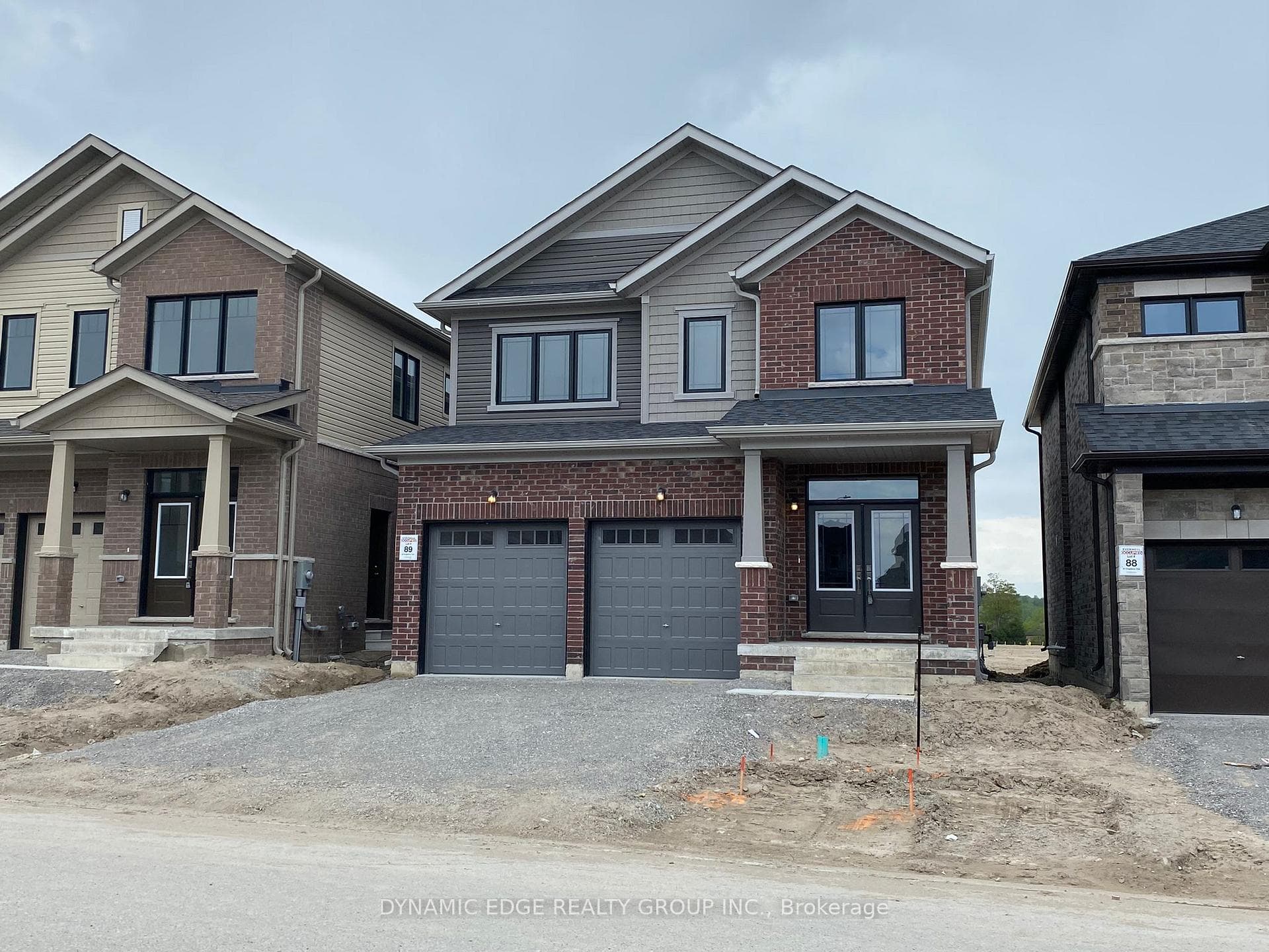 22 Kingsbury Trail photo 1