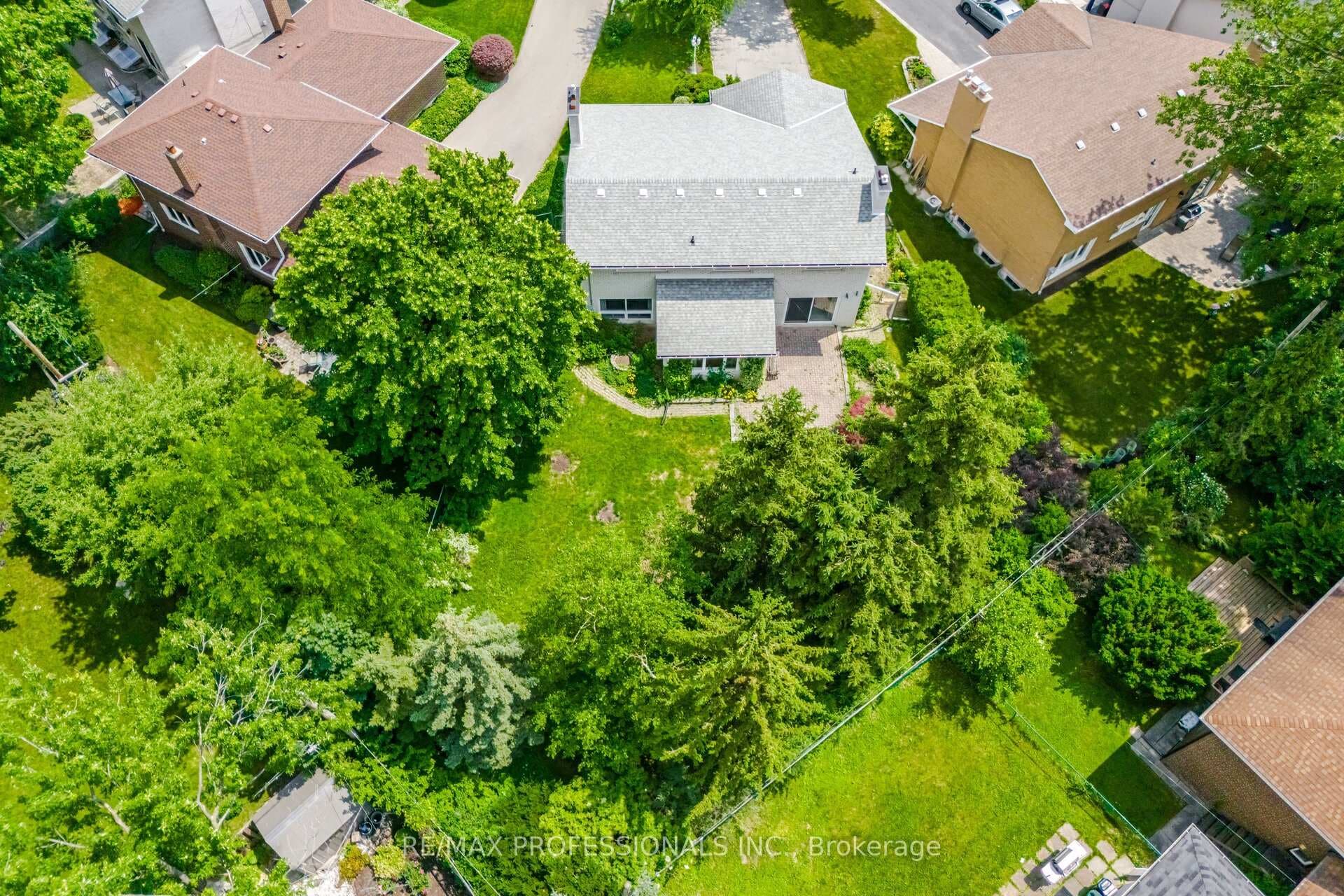 30 Grasspoint Crescent photo 31