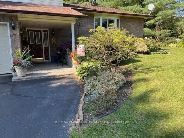 6 DEREK Drive photo 3